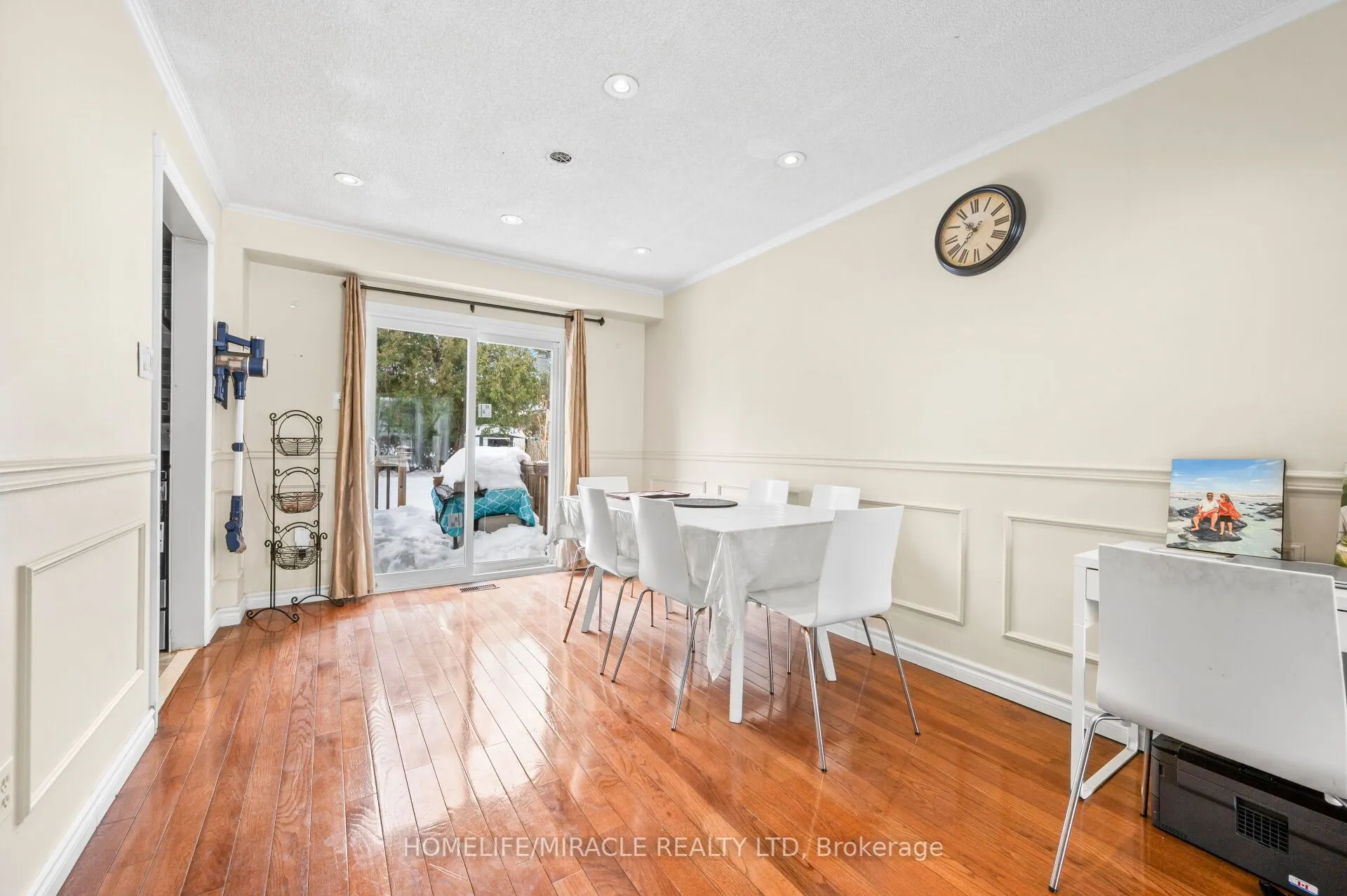 3124 Patrick Crescent