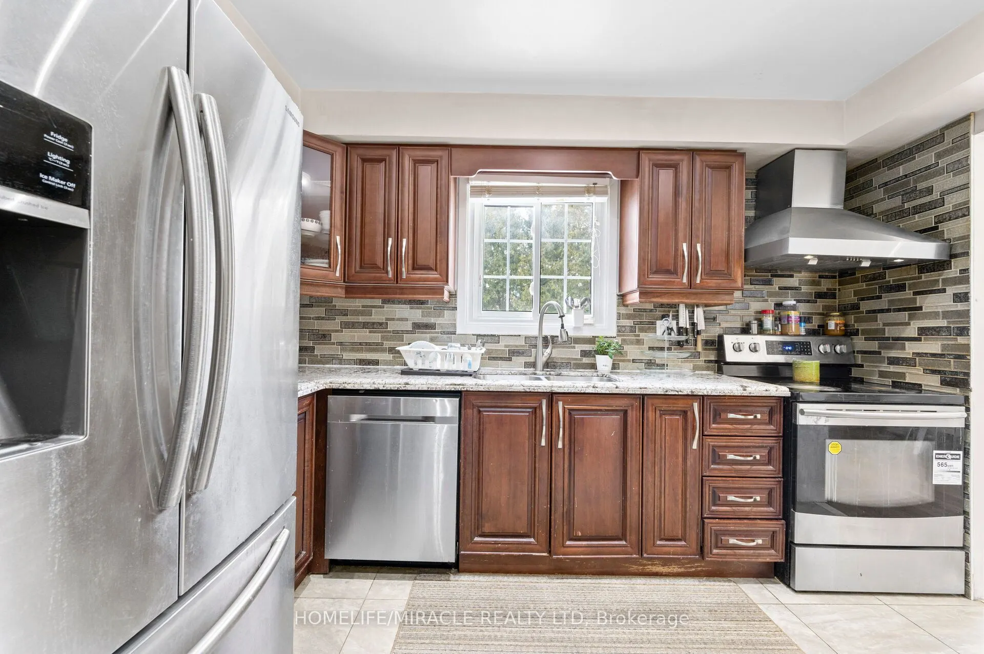 3124 Patrick Crescent
