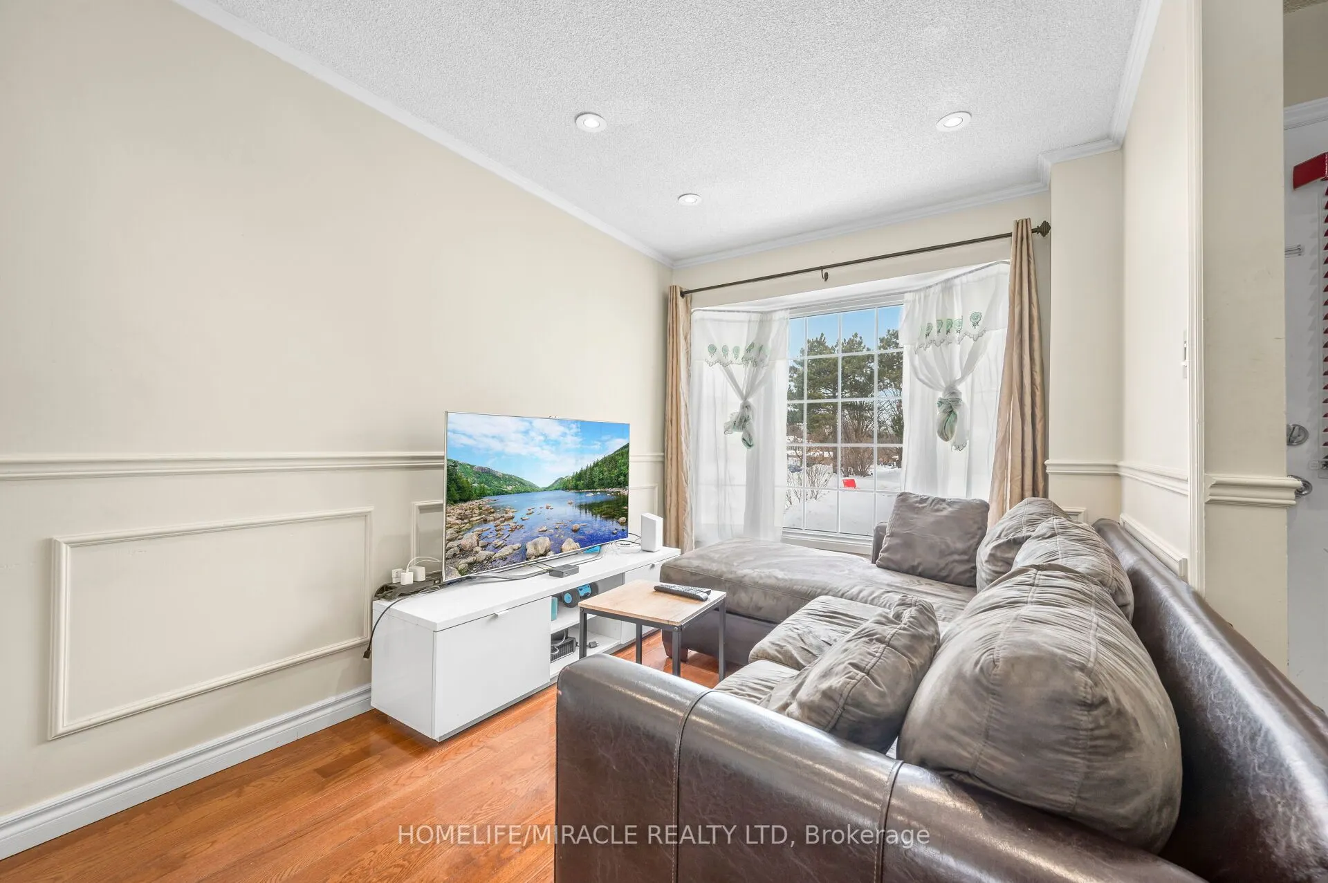 3124 Patrick Crescent