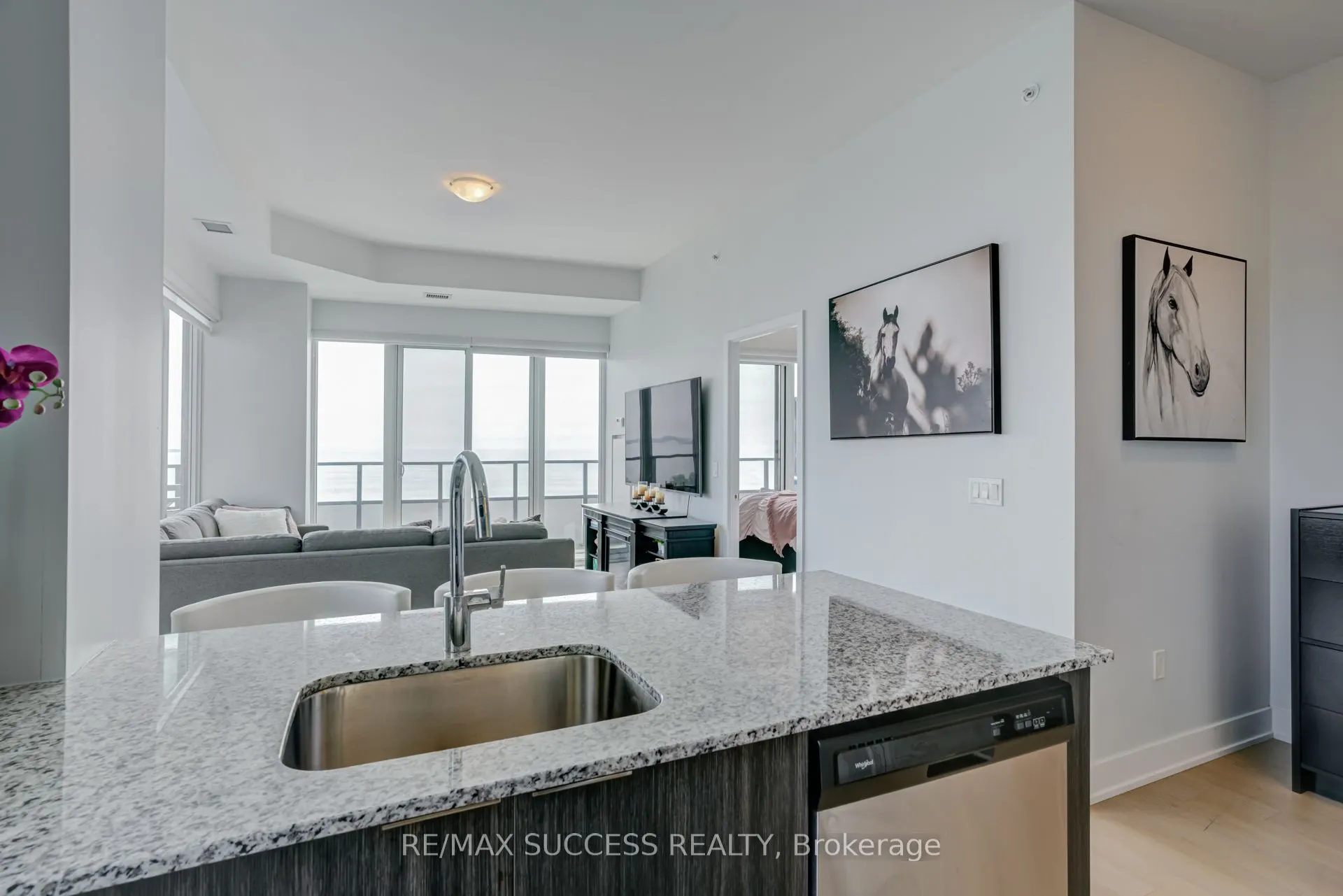20 Shore breeze Avenue, #1807