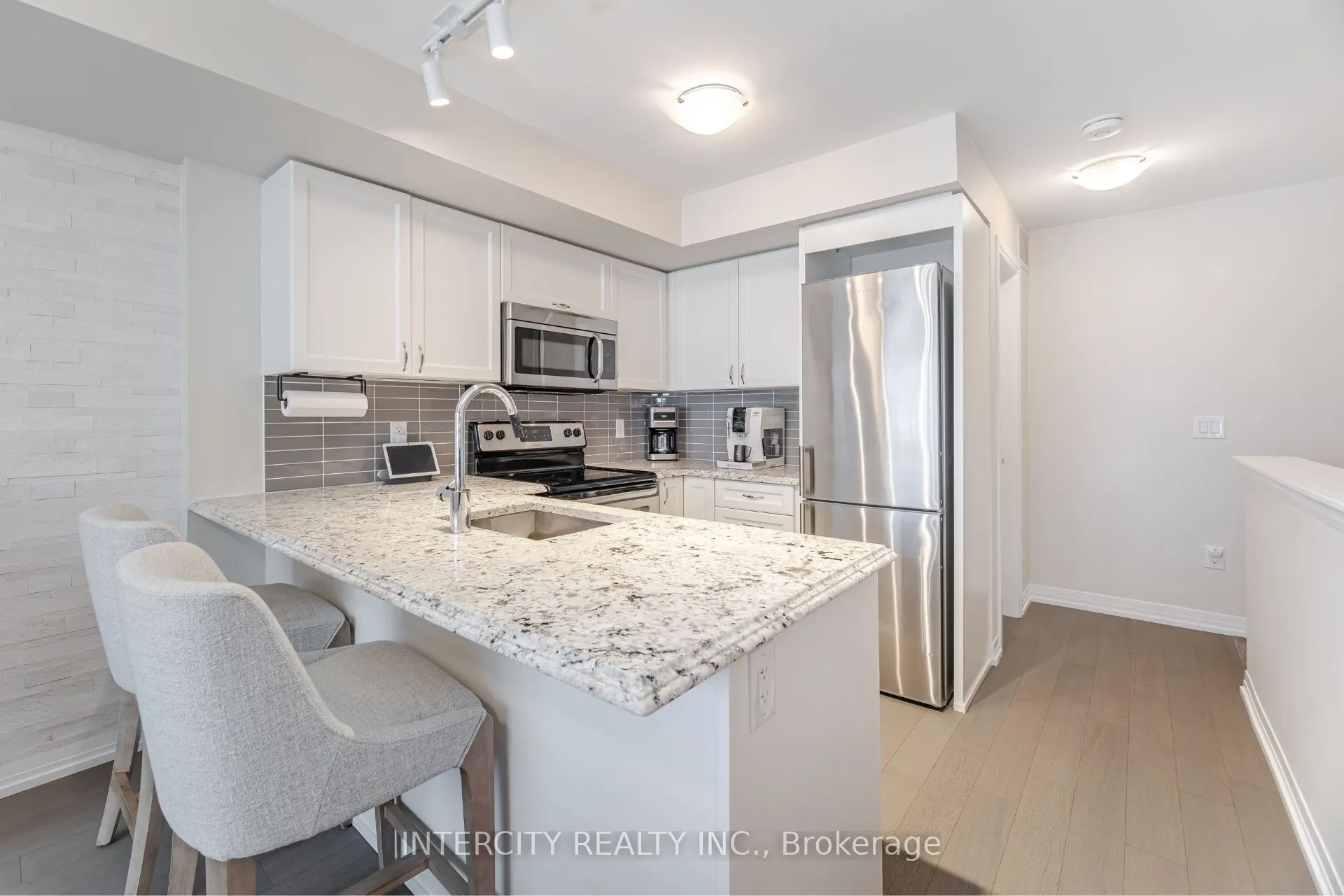 169 William Duncan Road, #3