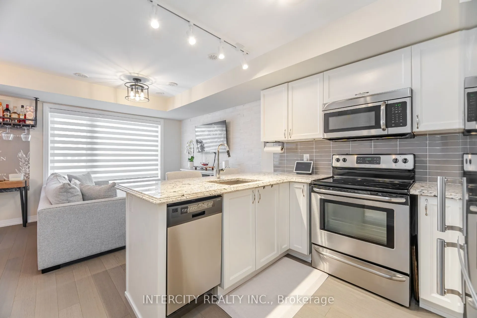 169 William Duncan Road, #3