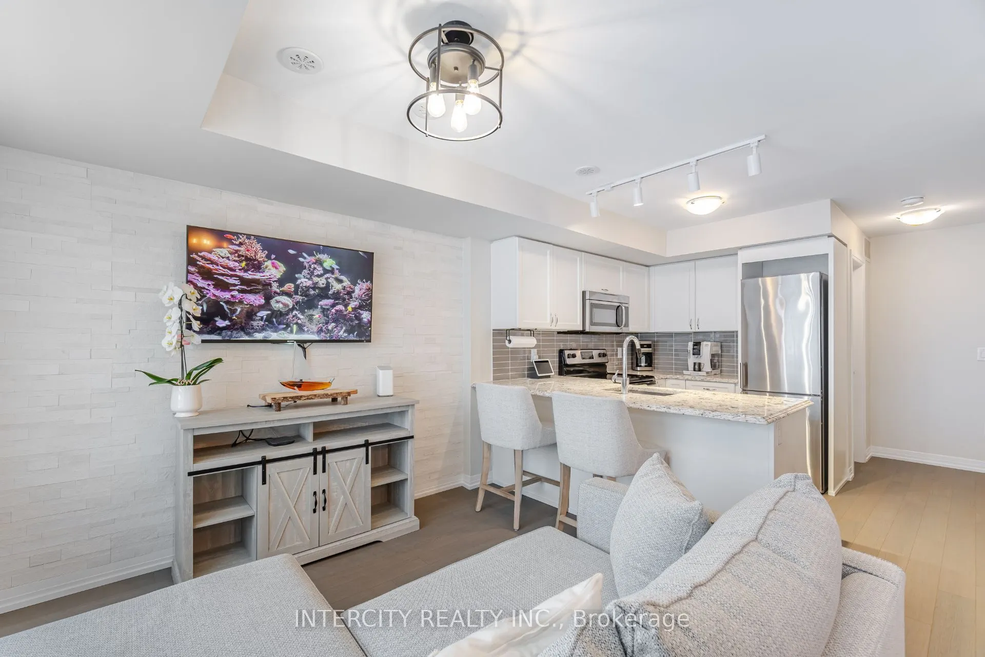 169 William Duncan Road, #3