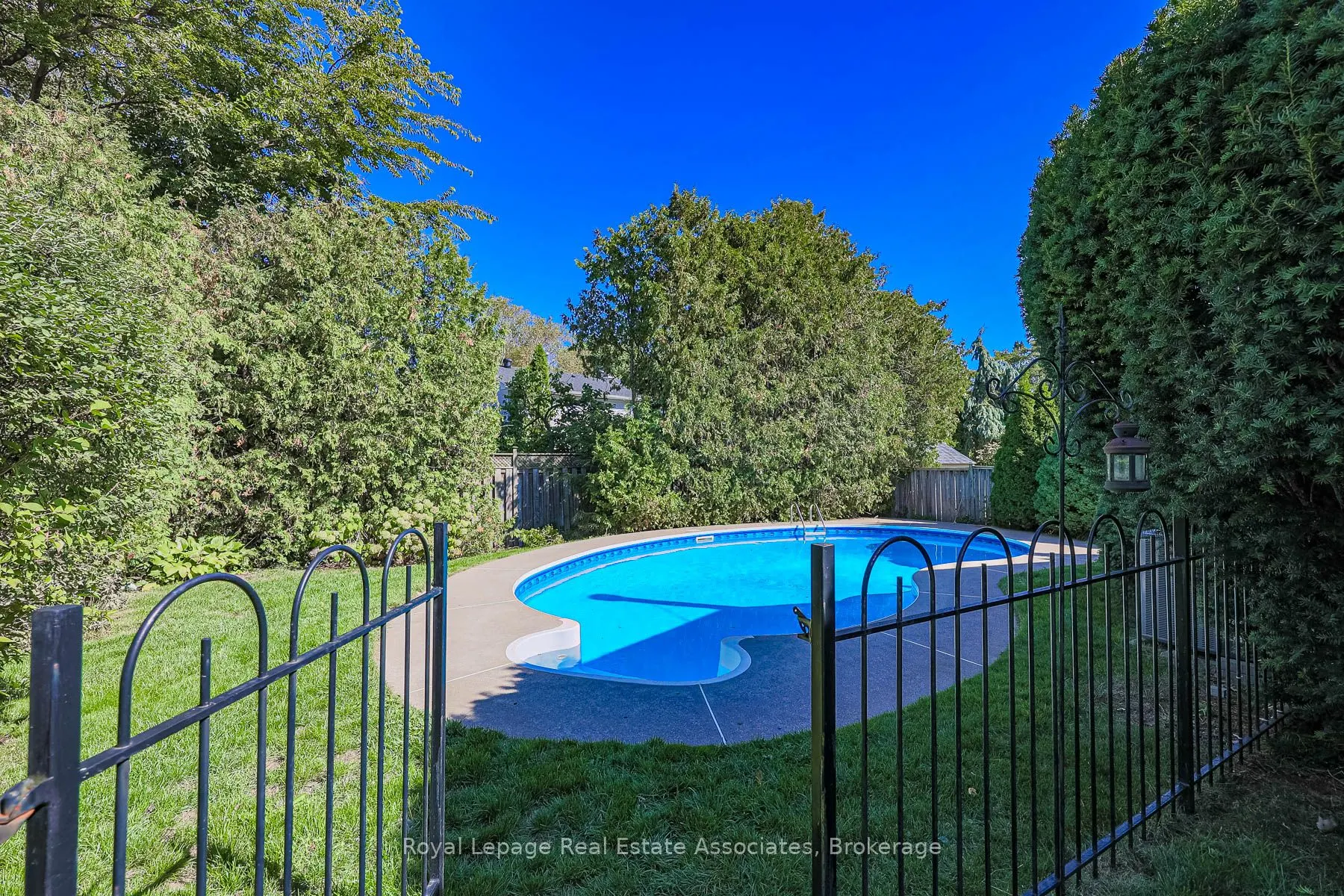 958 Fletcher Valley Crescent