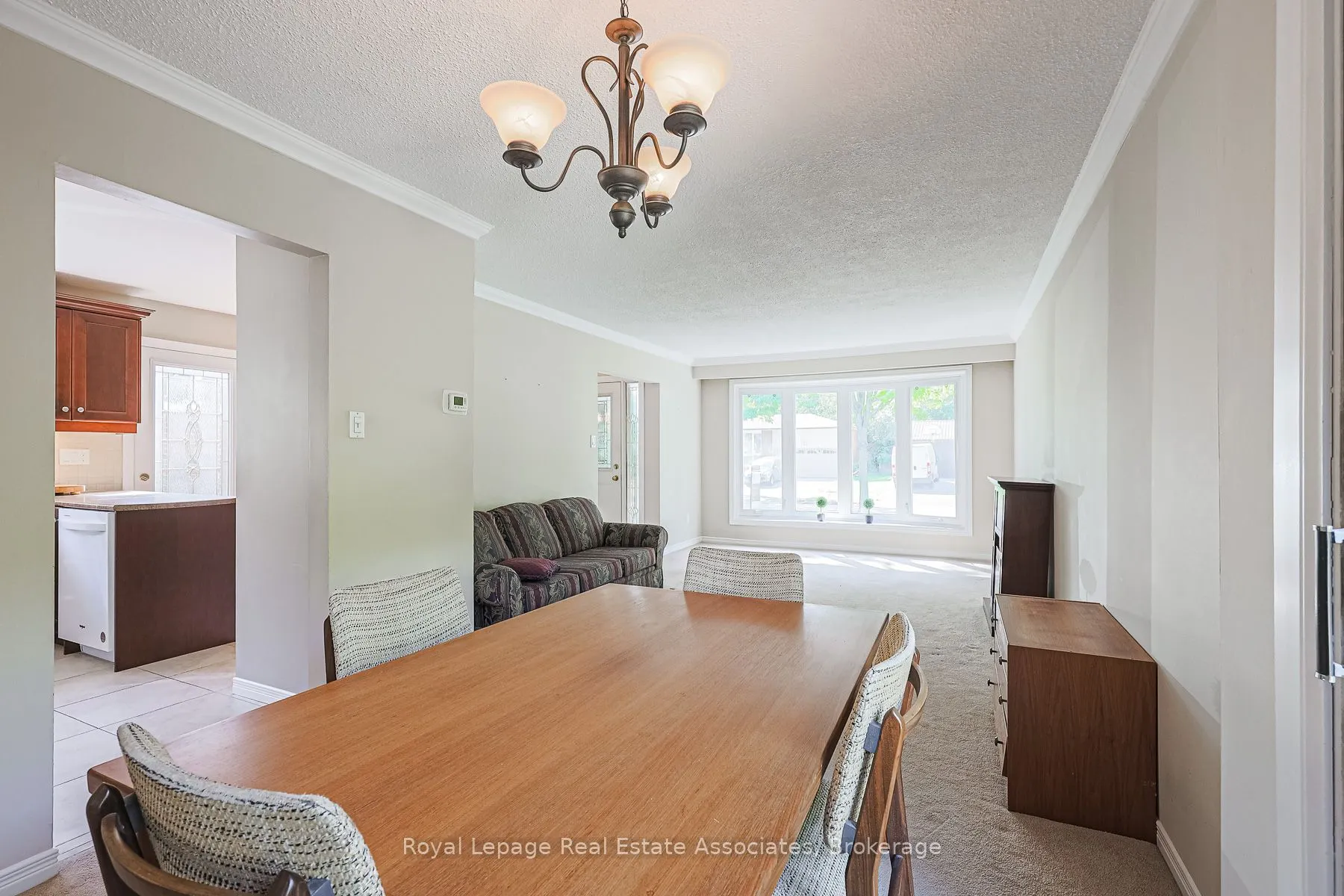 958 Fletcher Valley Crescent