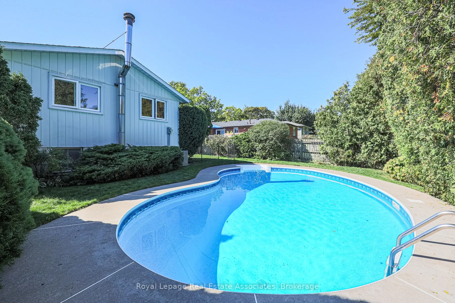 958 Fletcher Valley Crescent