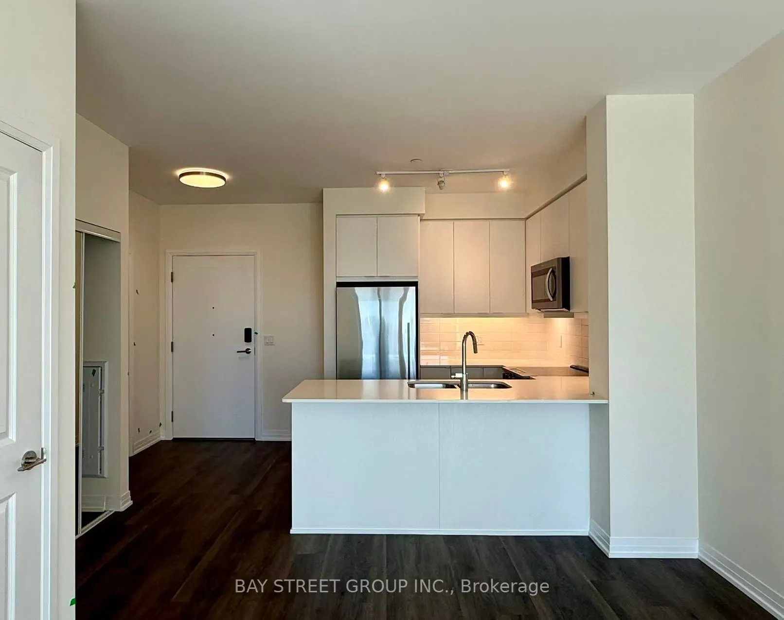 15 Watergarden Drive, #606