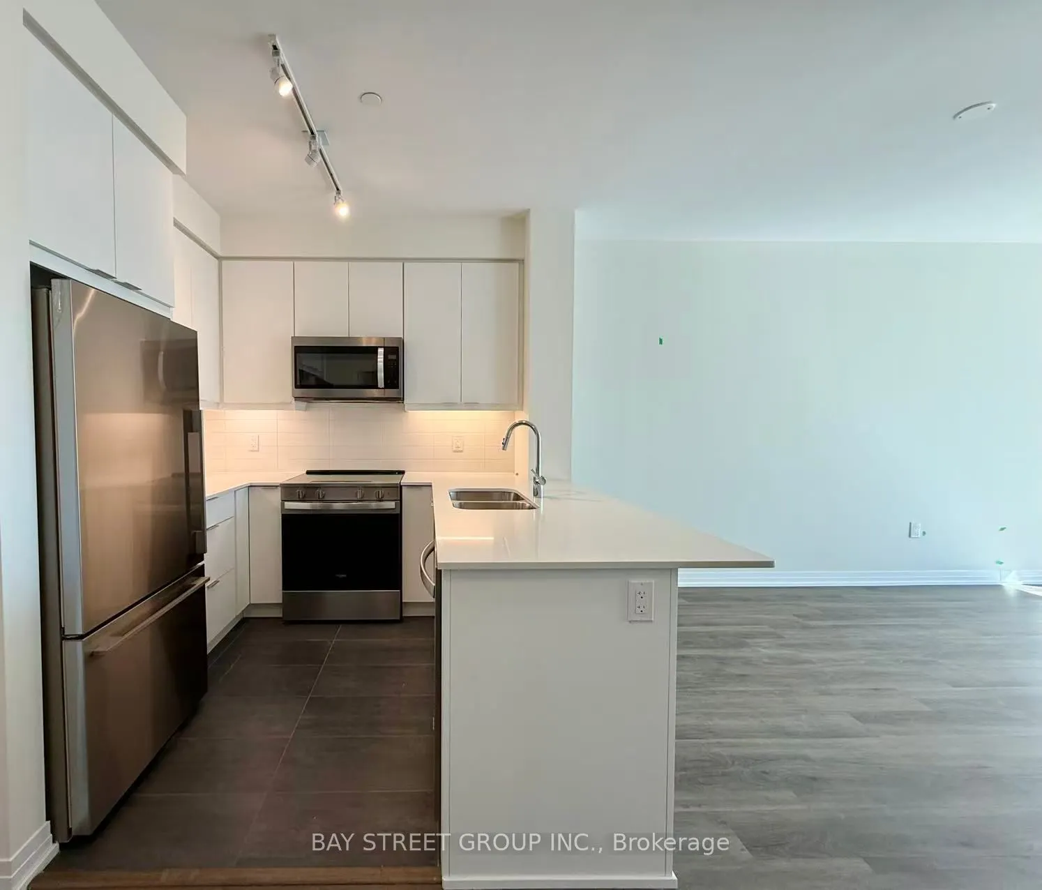 15 Watergarden Drive, #606