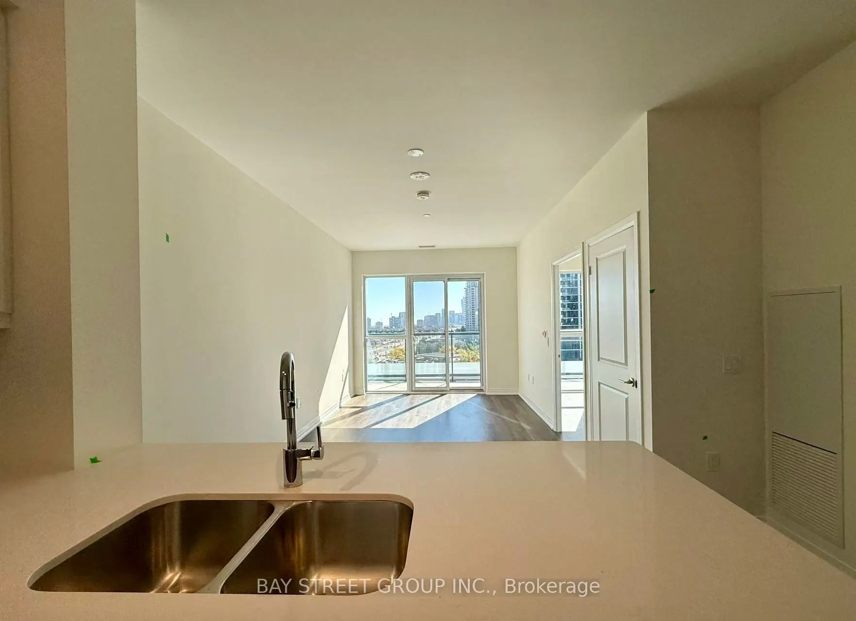 15 Watergarden Drive, #606