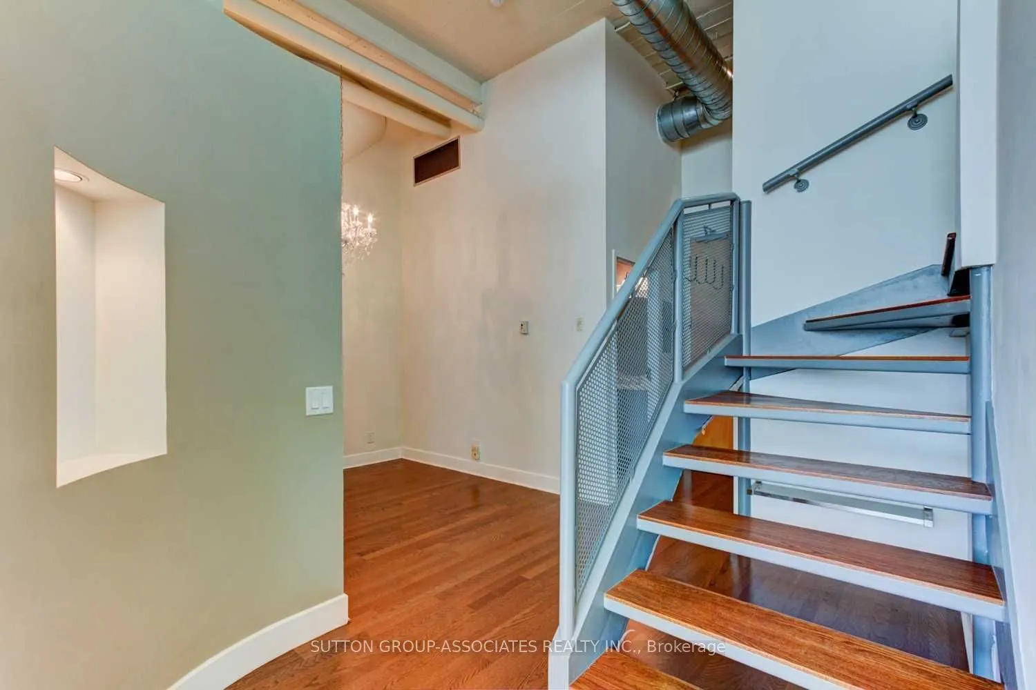 1001 Roselawn Avenue, #209