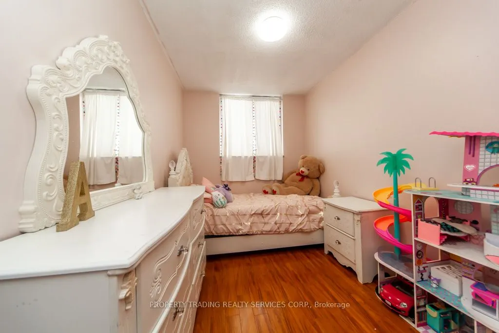 50 Lotherton Pathway, #402