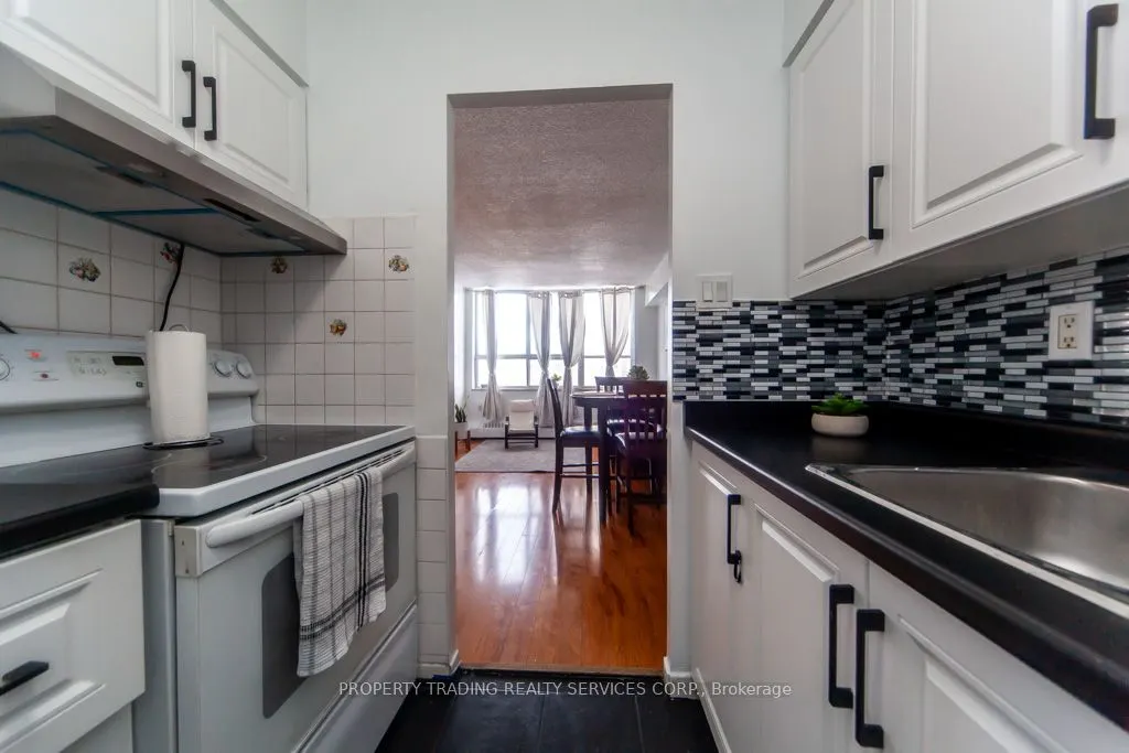 50 Lotherton Pathway, #402
