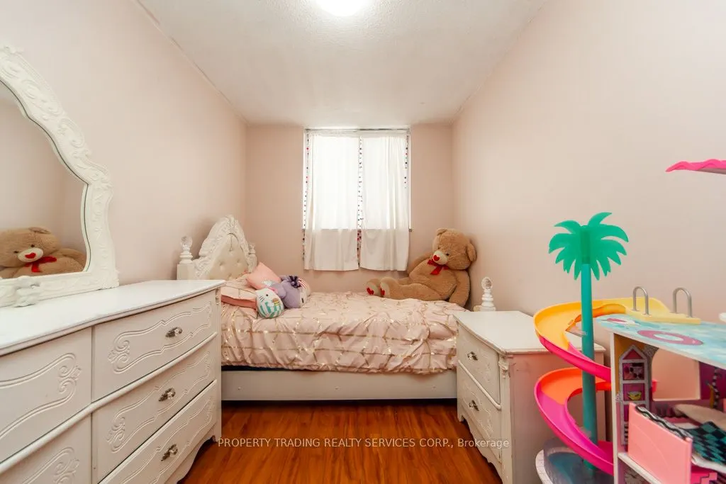 50 Lotherton Pathway, #402