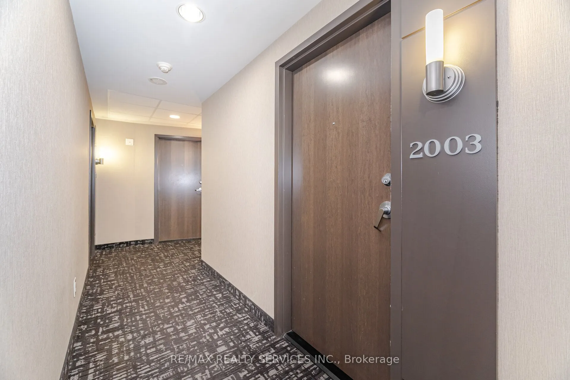9 George Street N, #2003