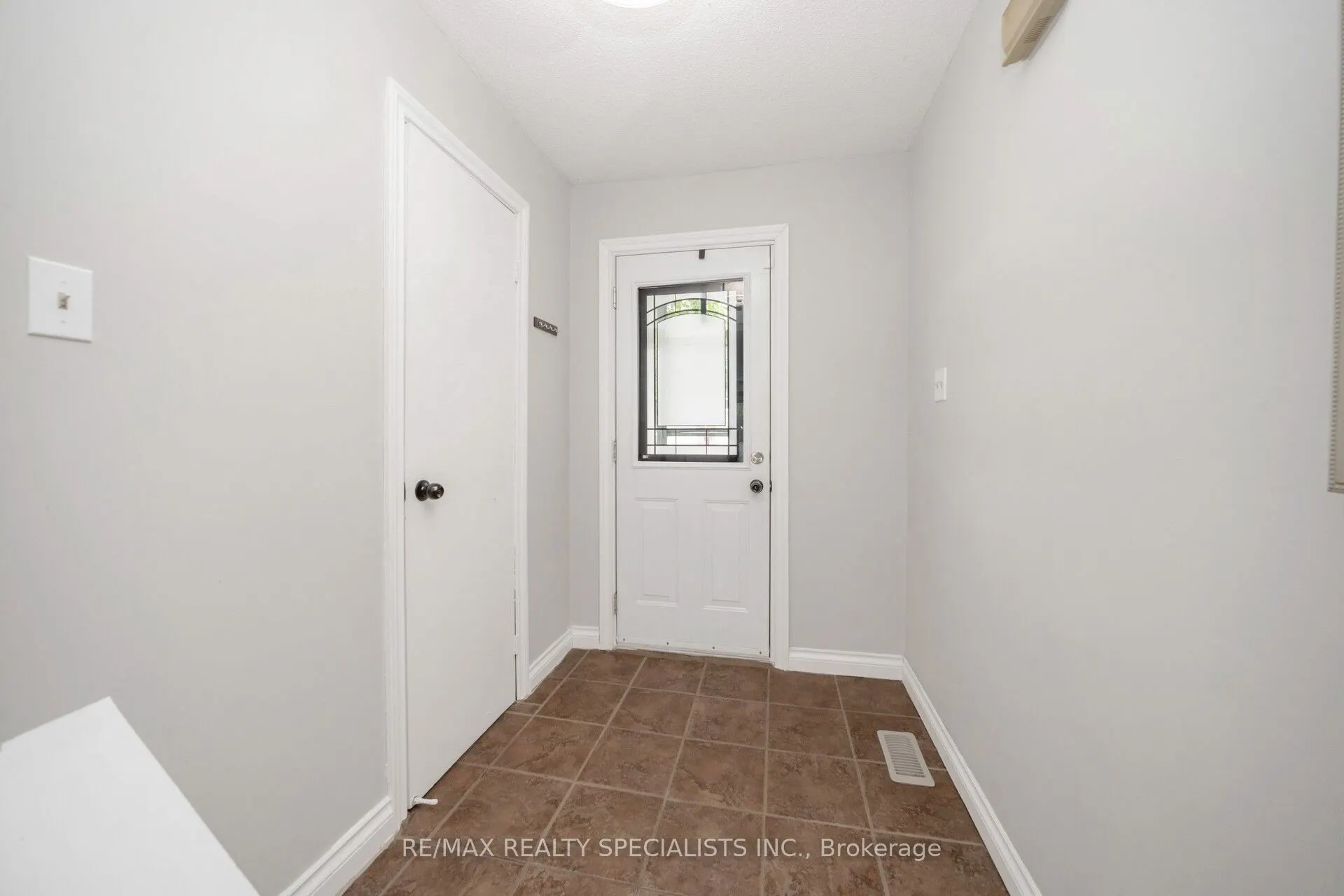 20 Enmount Drive, #20