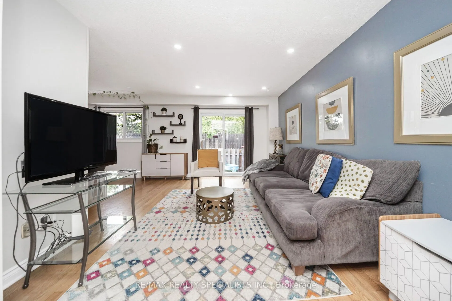 20 Enmount Drive, #20