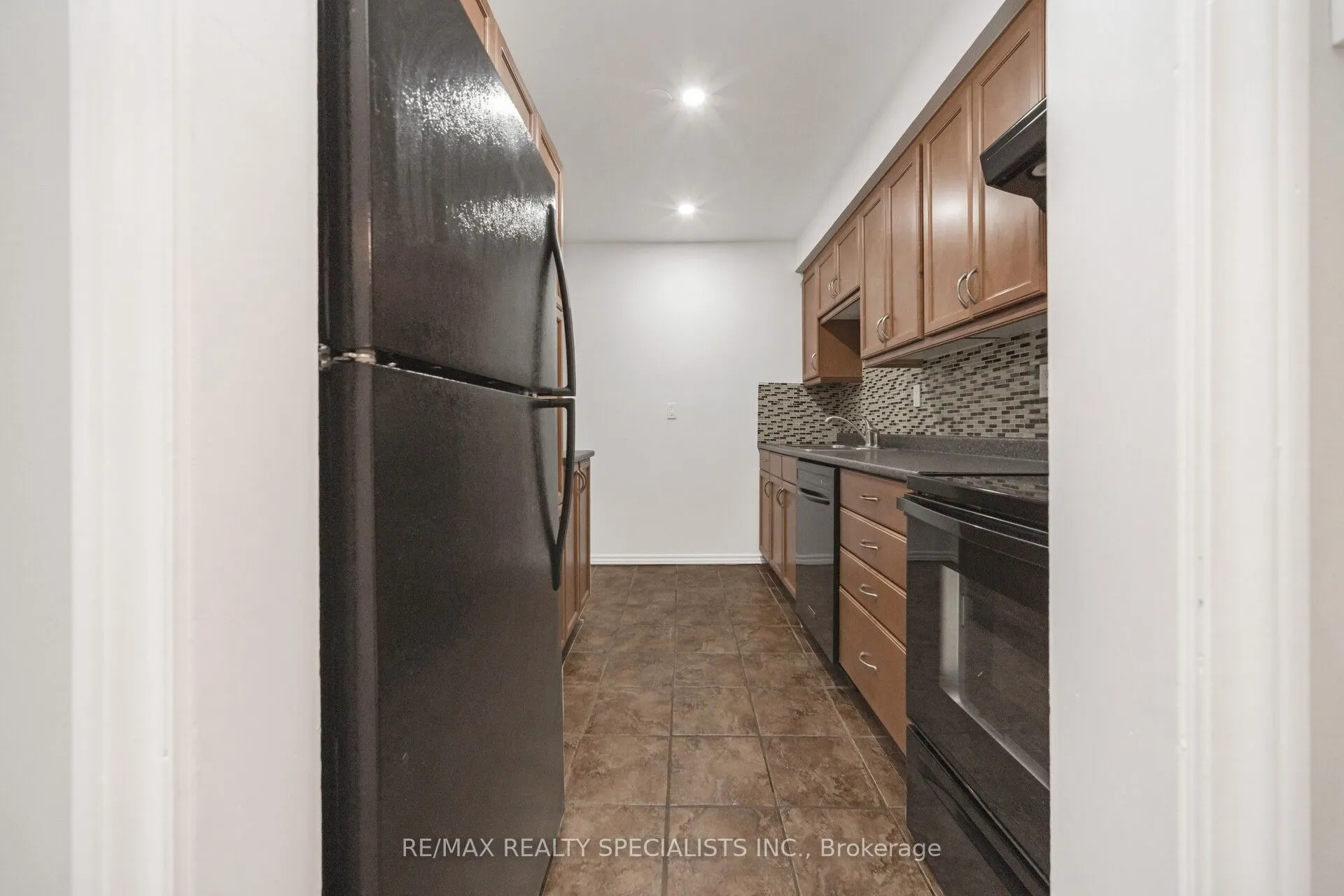 20 Enmount Drive, #20