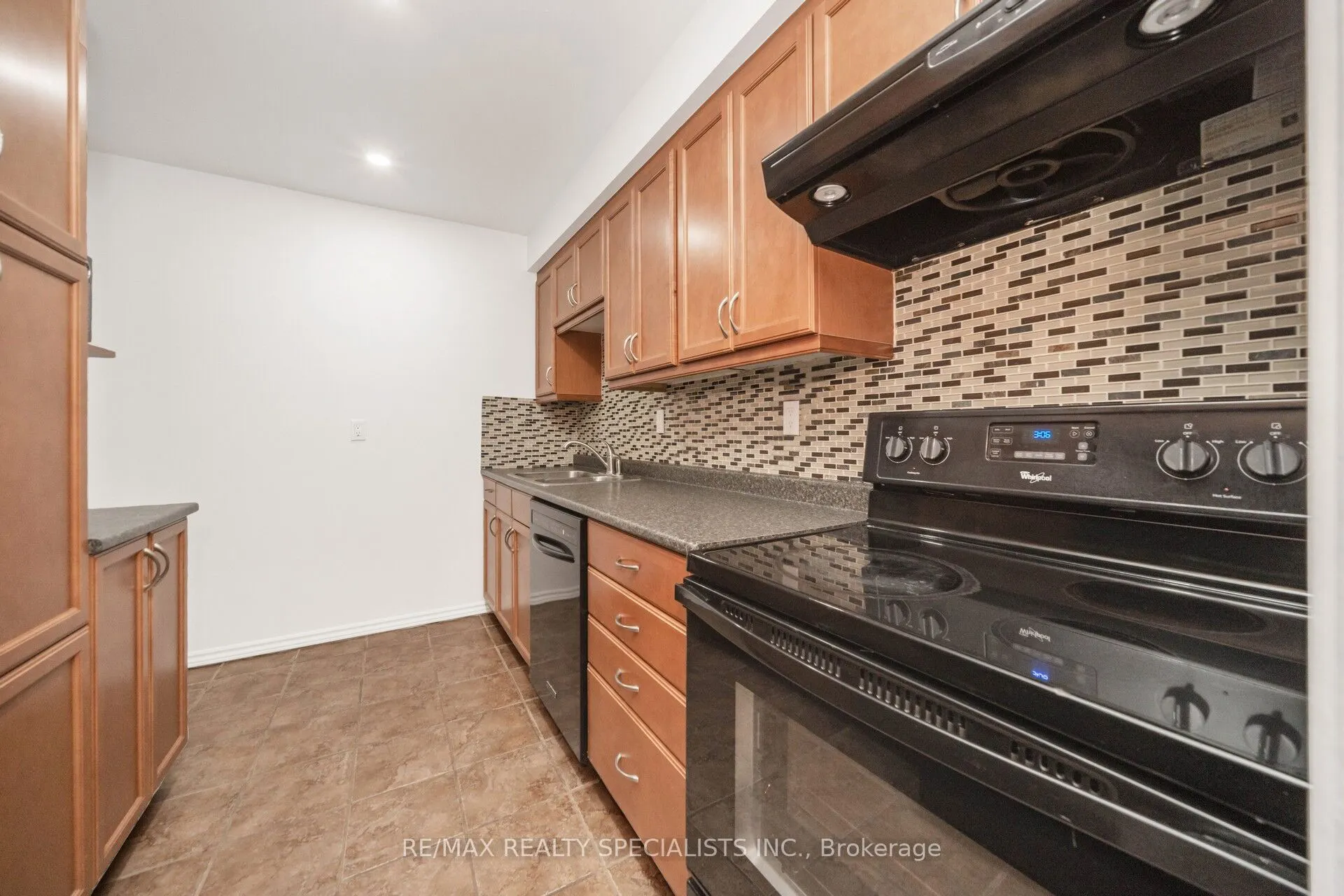 20 Enmount Drive, #20