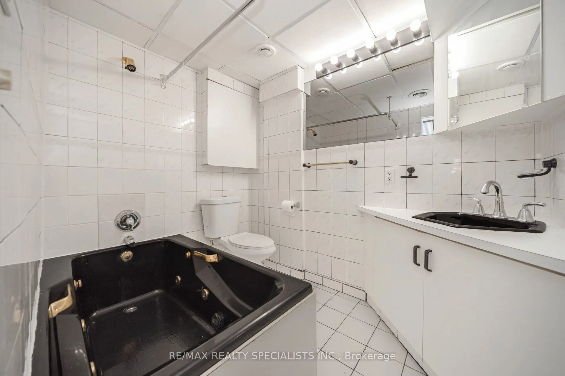 20 Enmount Drive, #20