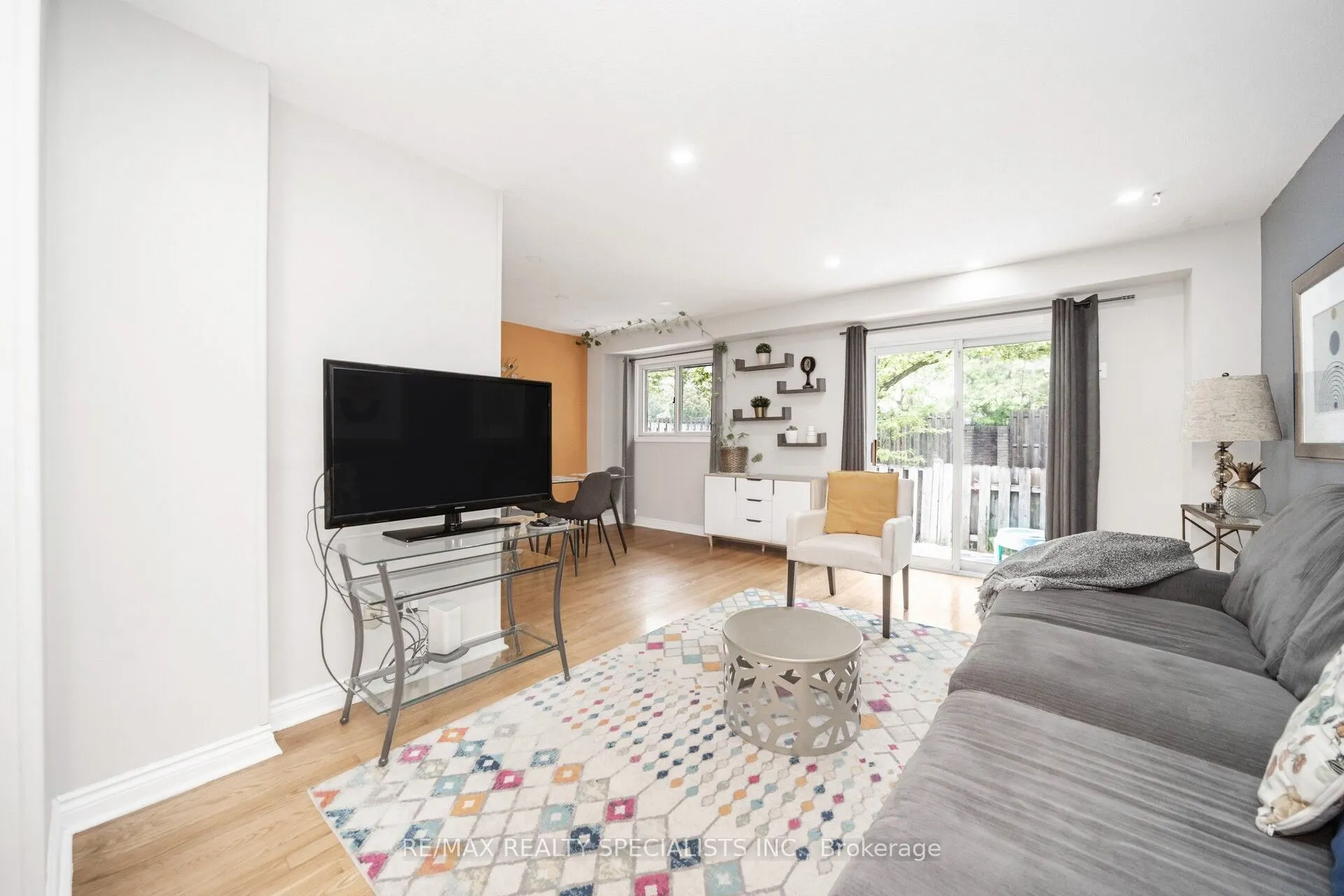 20 Enmount Drive, #20