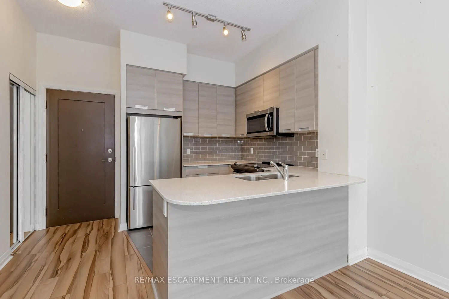 75 EGLINTON Avenue W, #302