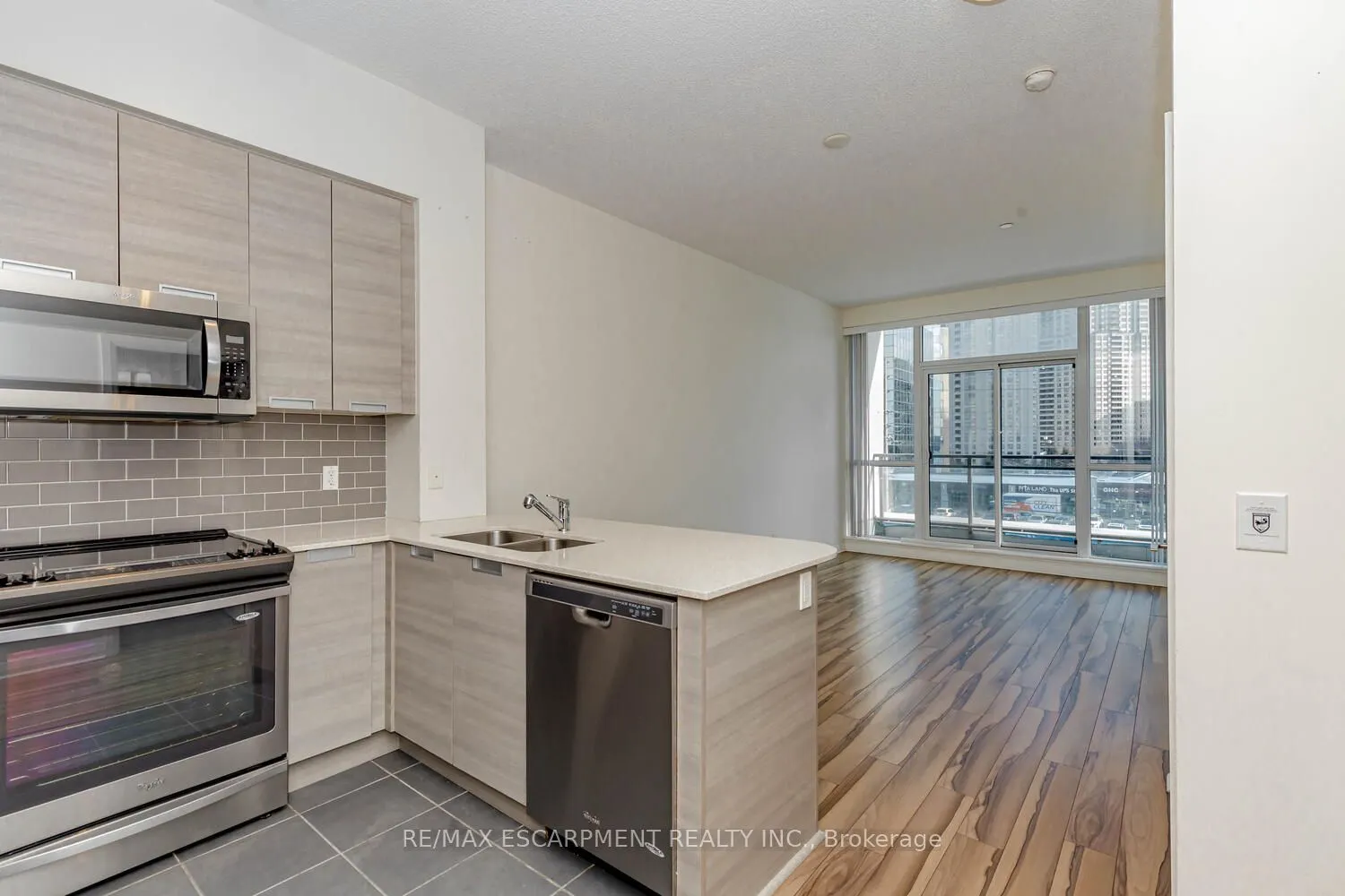 75 EGLINTON Avenue W, #302