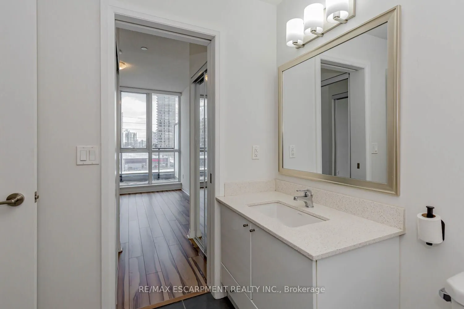 75 EGLINTON Avenue W, #302