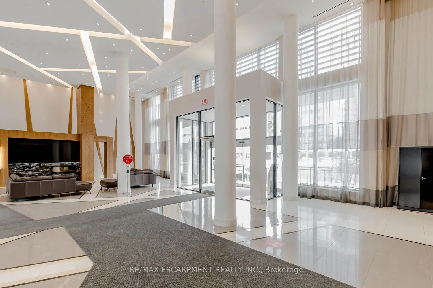 75 EGLINTON Avenue W, #302