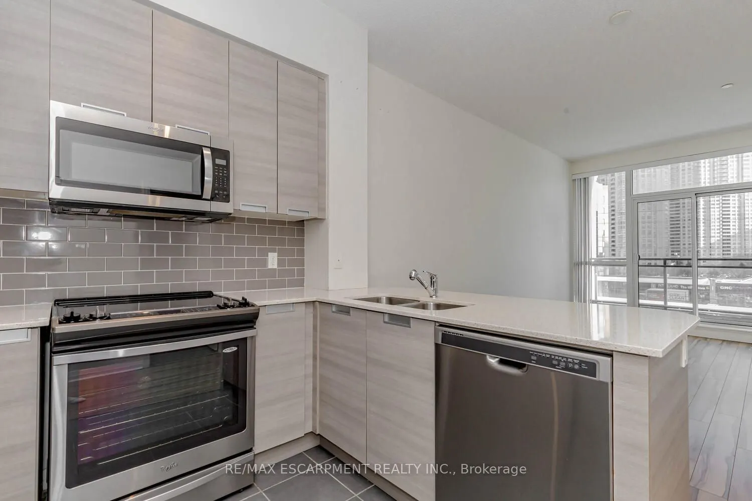 75 EGLINTON Avenue W, #302
