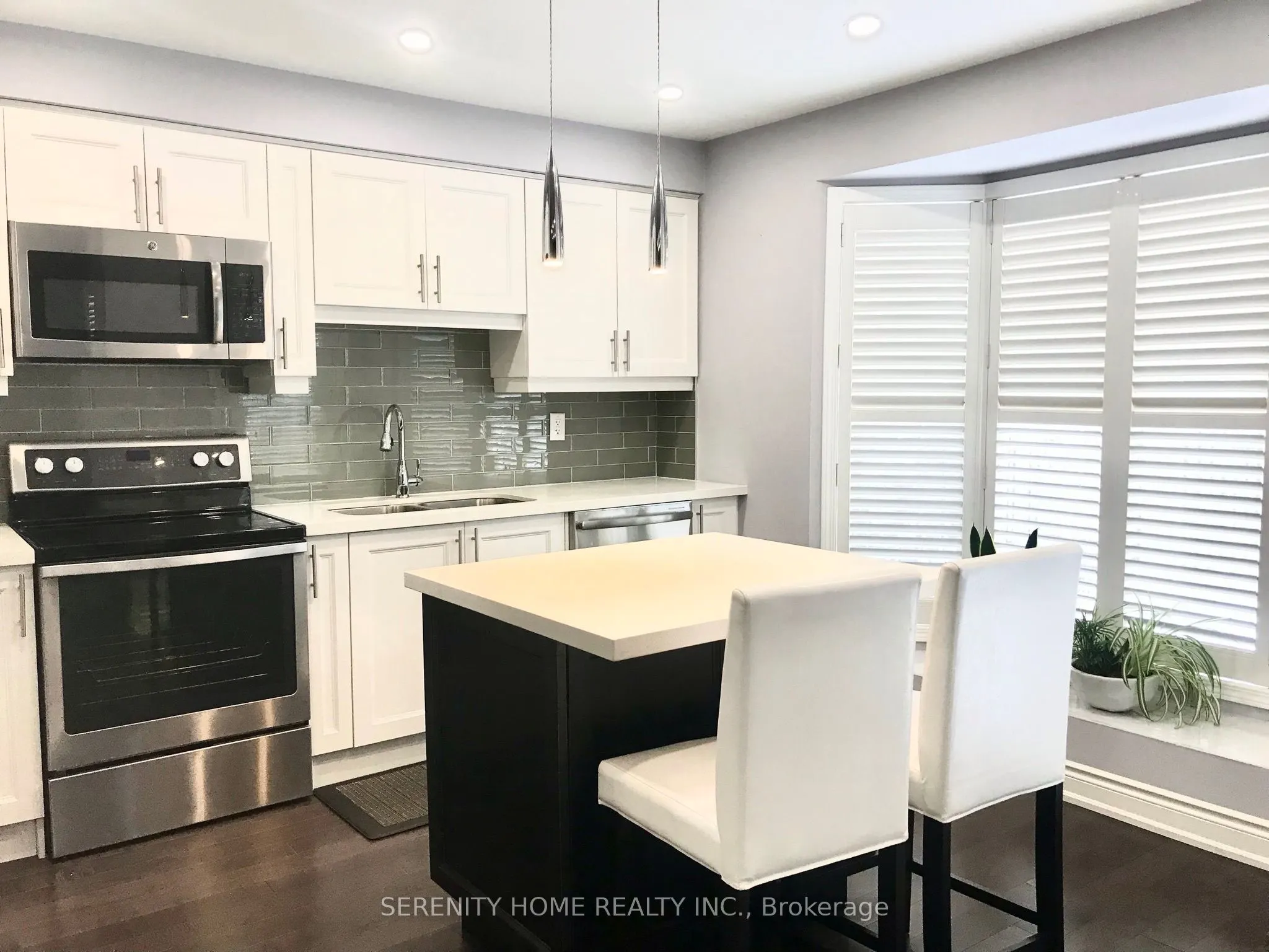 2371 Baintree Crescent