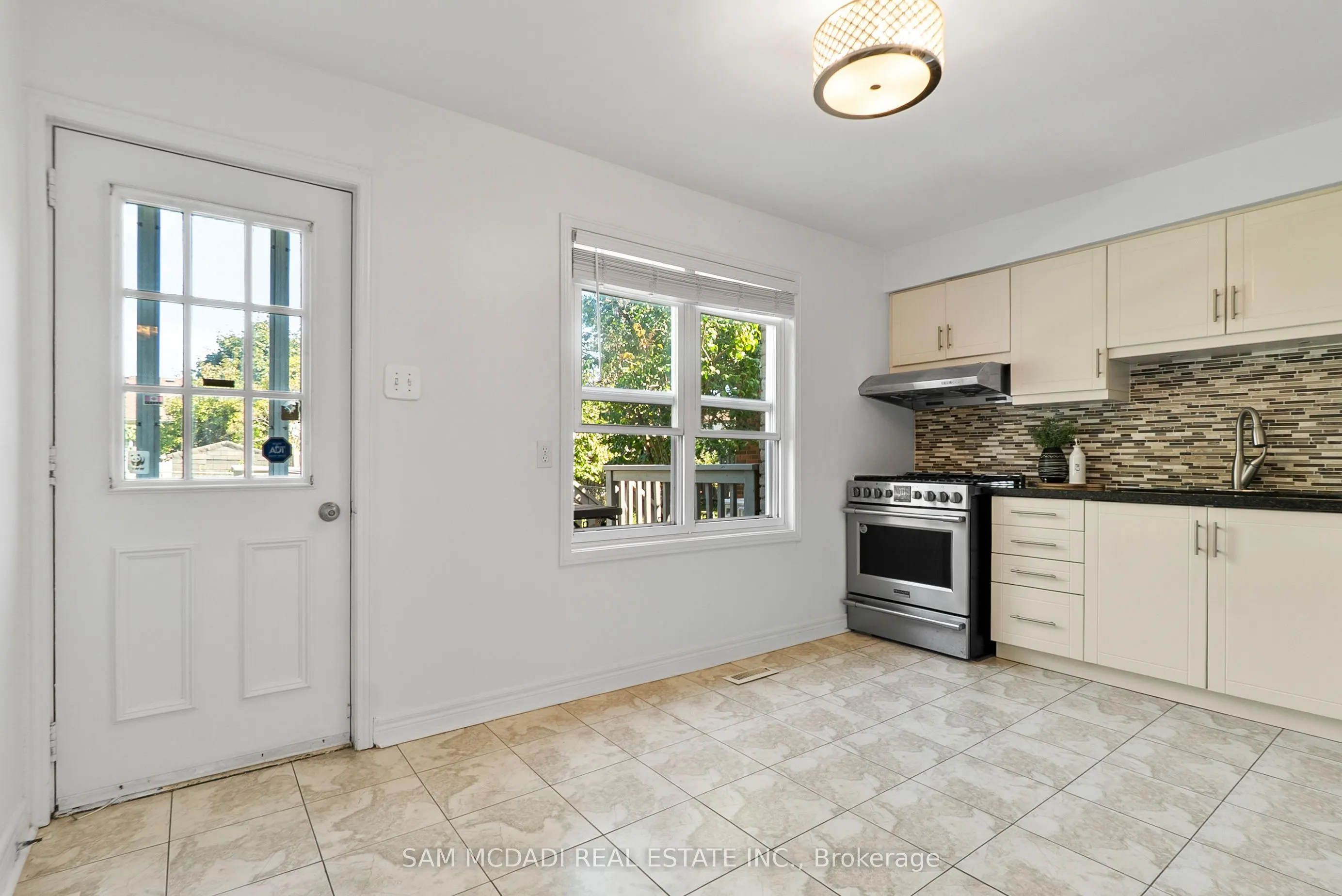 5948 Featherhead Crescent
