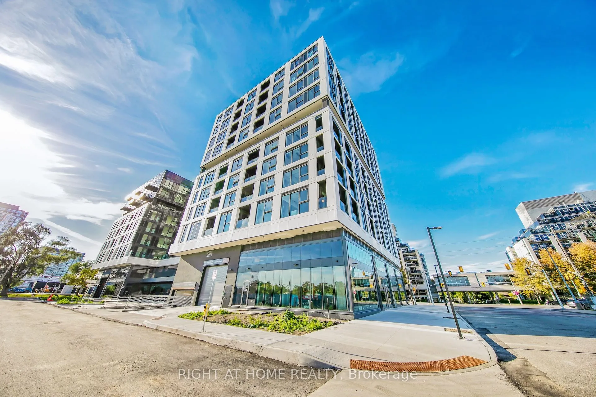 1037 The Queensway, #206