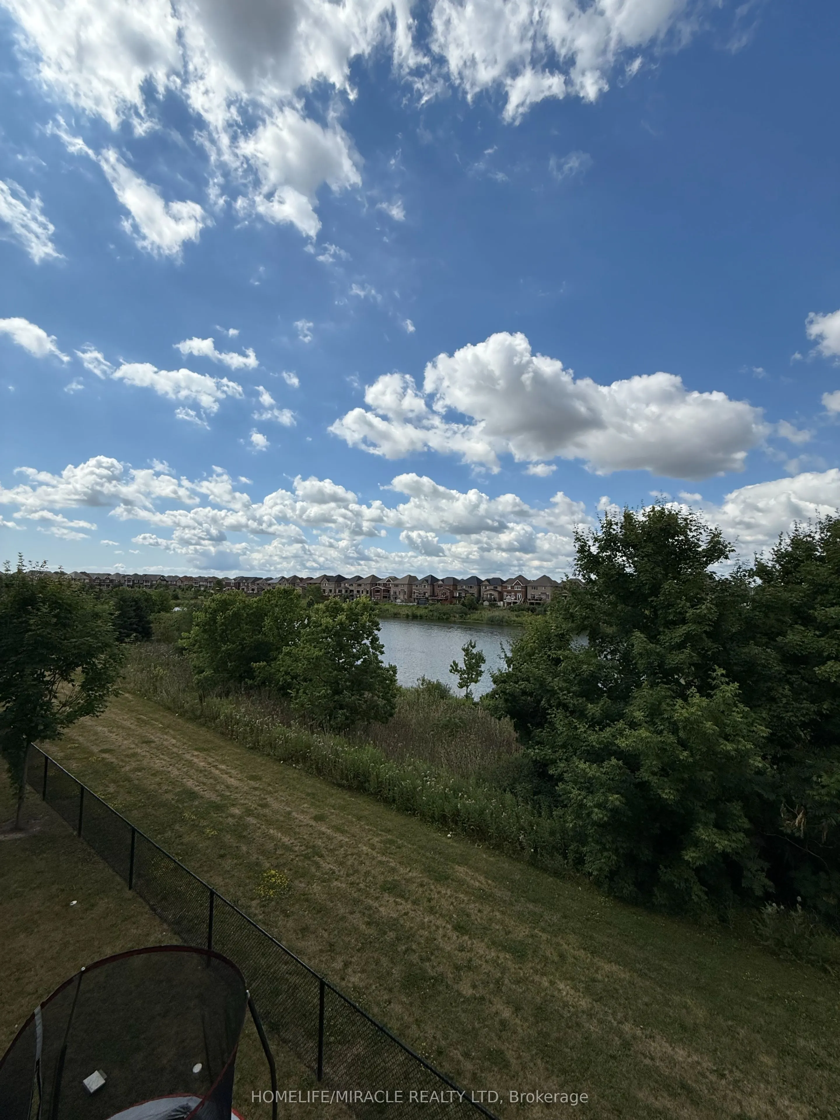 8 Pomarine Way, #8