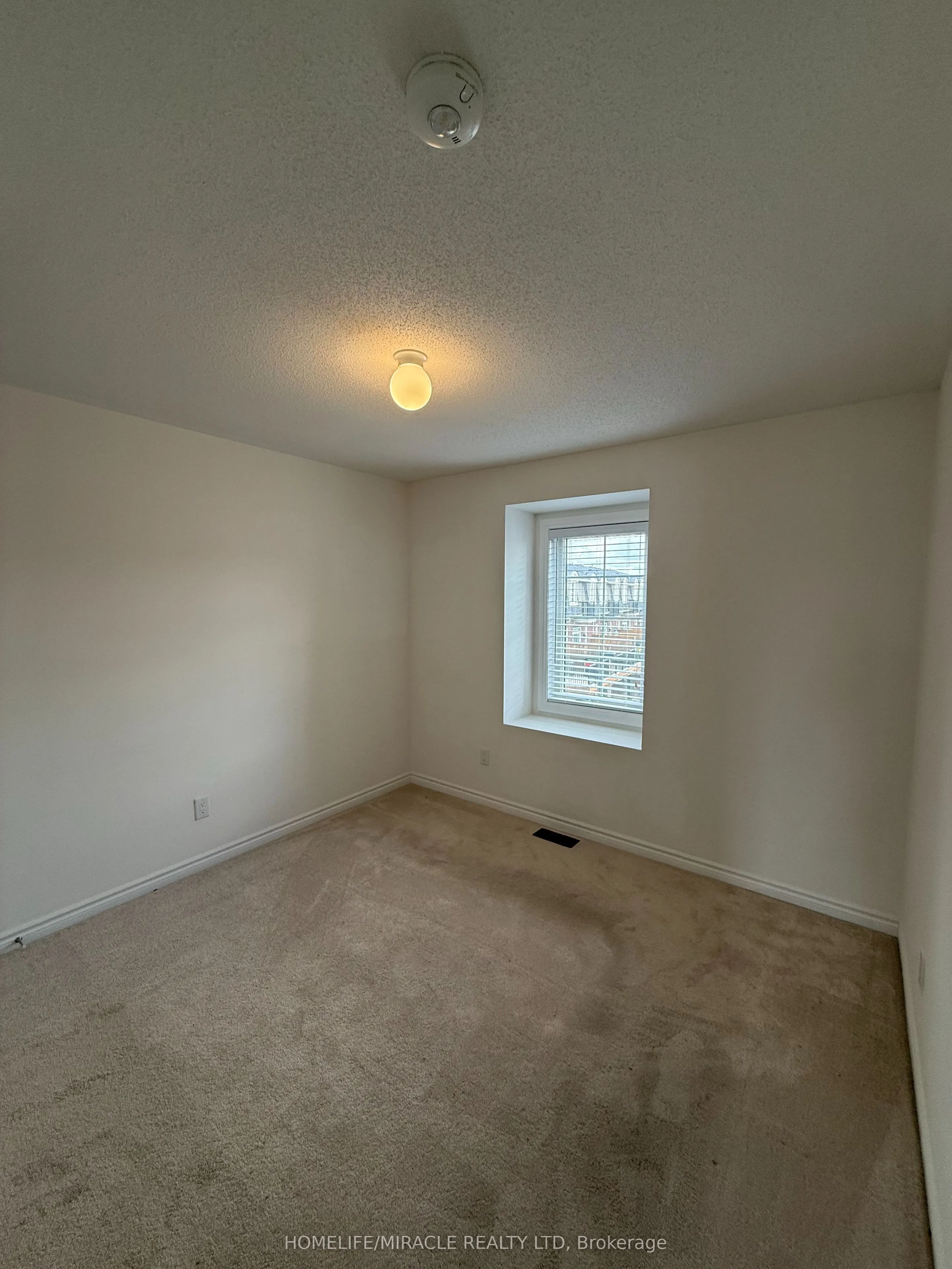 8 Pomarine Way, #8