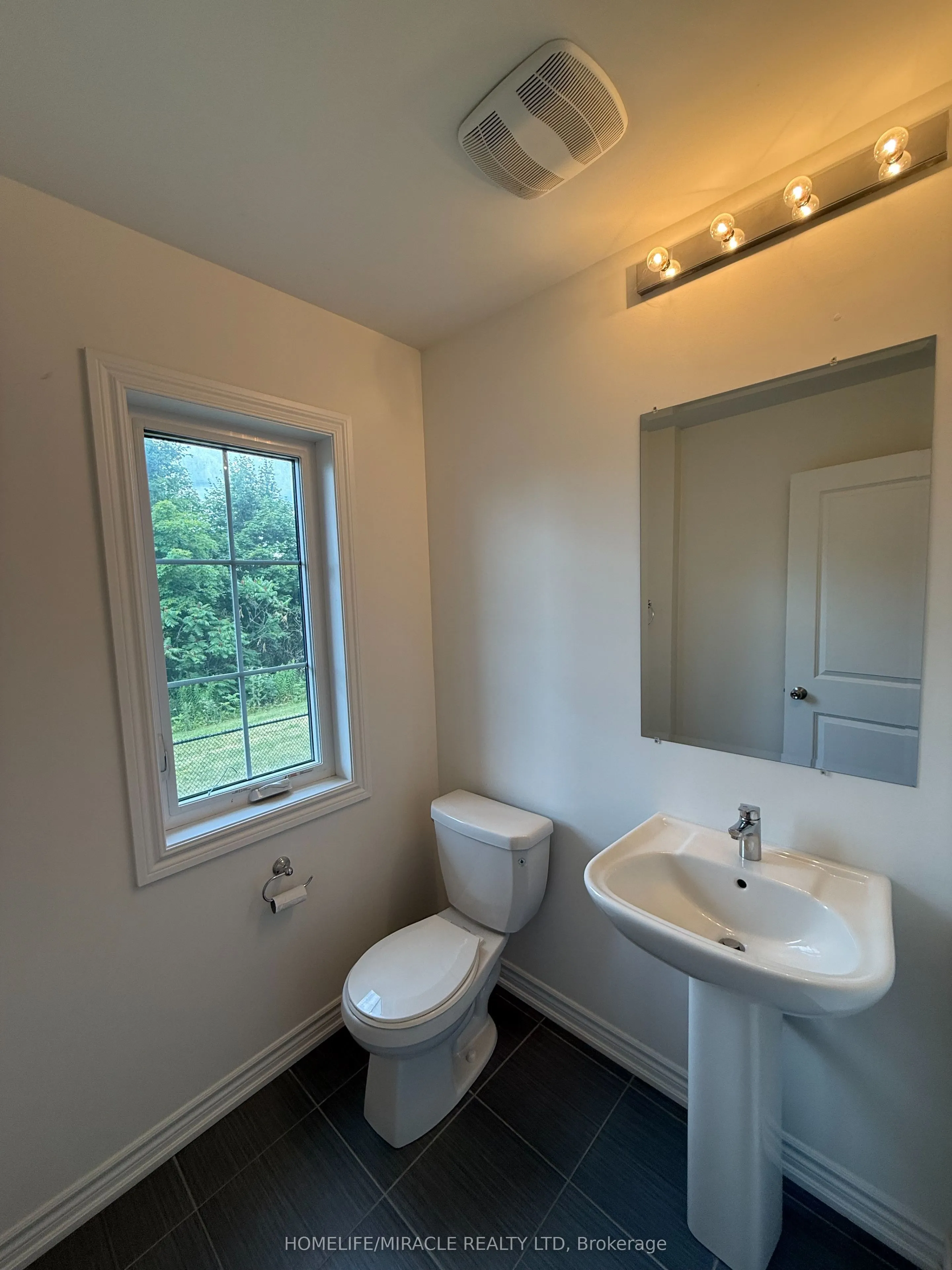 8 Pomarine Way, #8