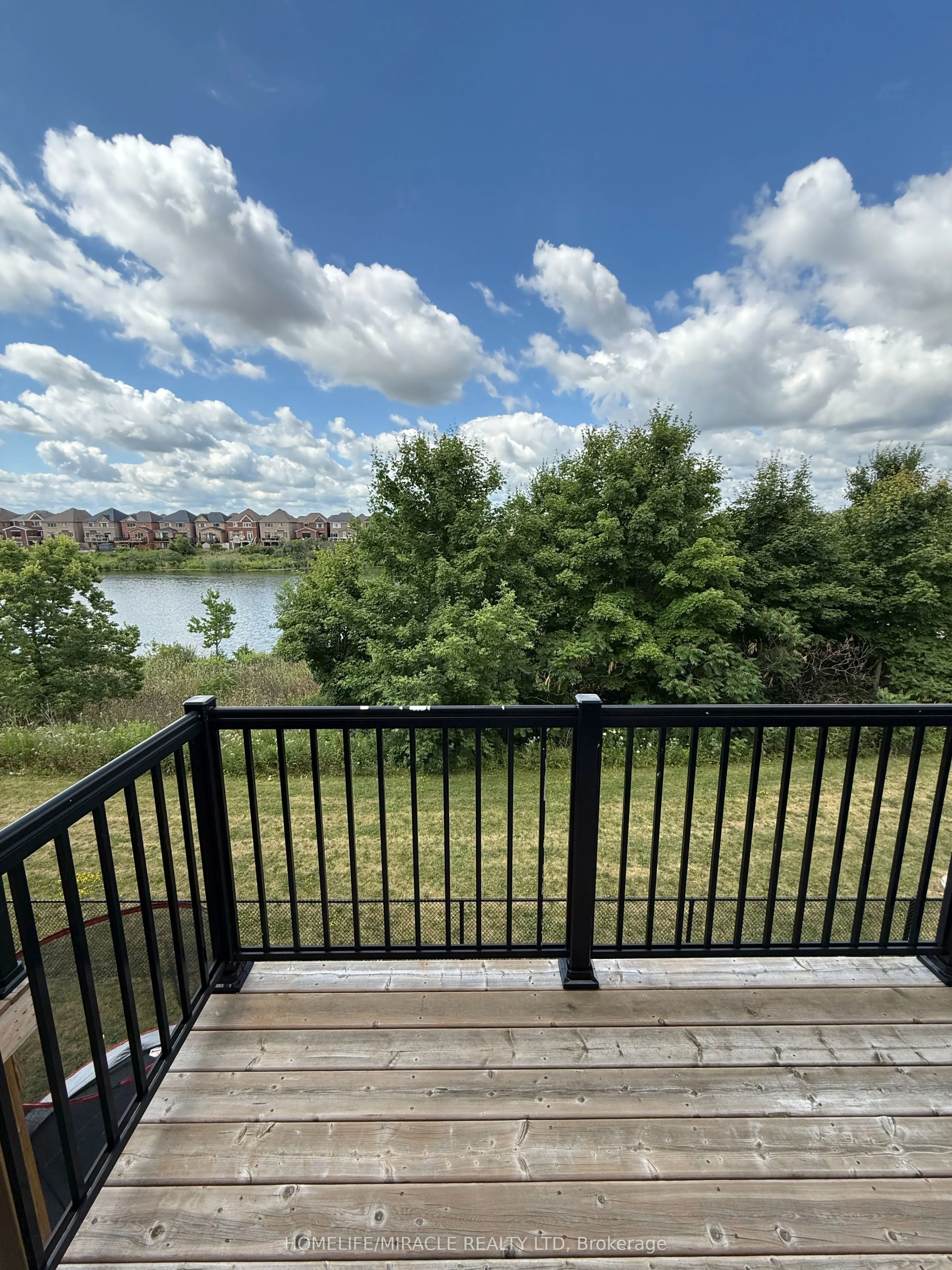 8 Pomarine Way, #8