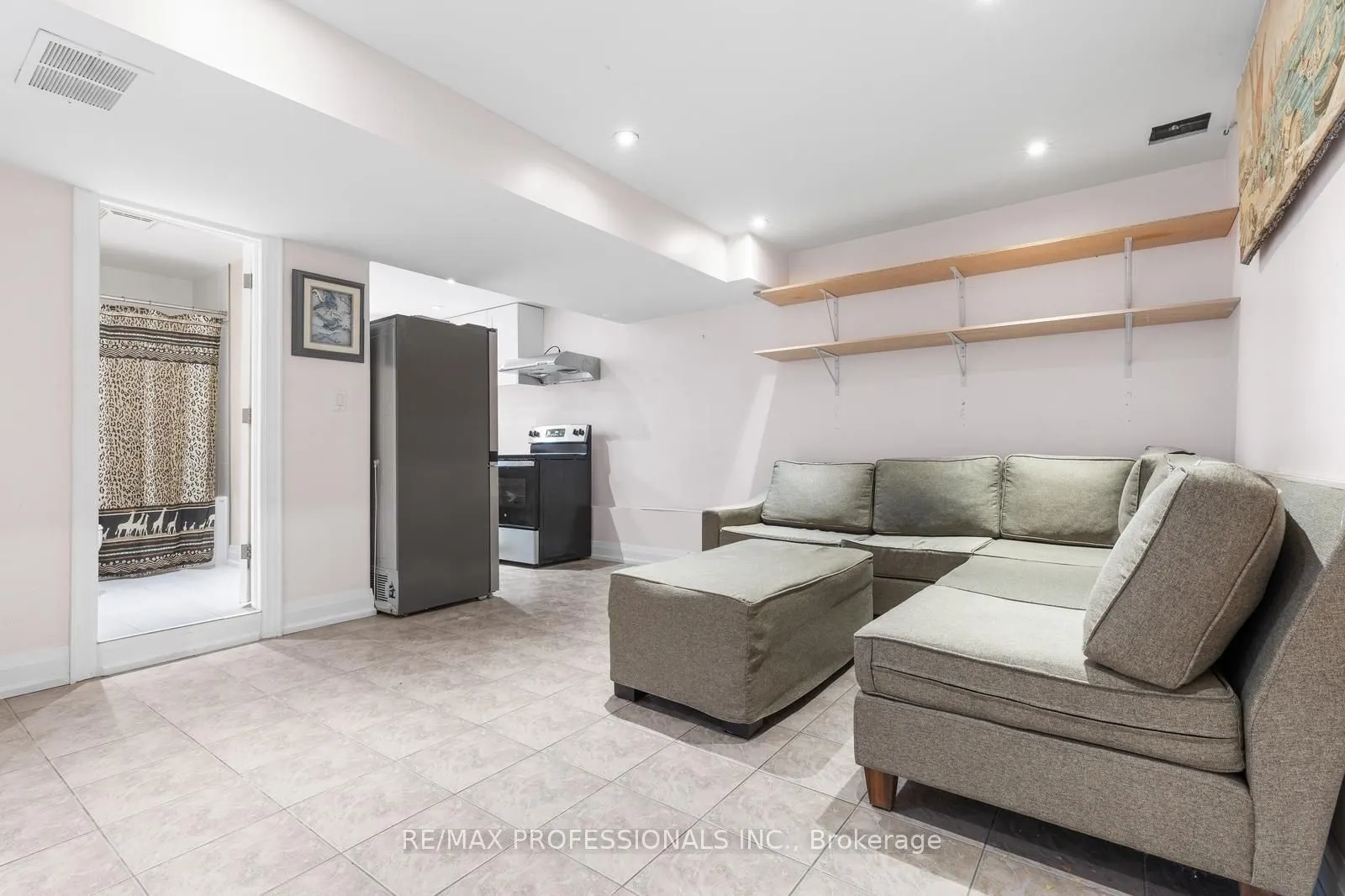 2106 Lawrence Avenue W, #Bsmt