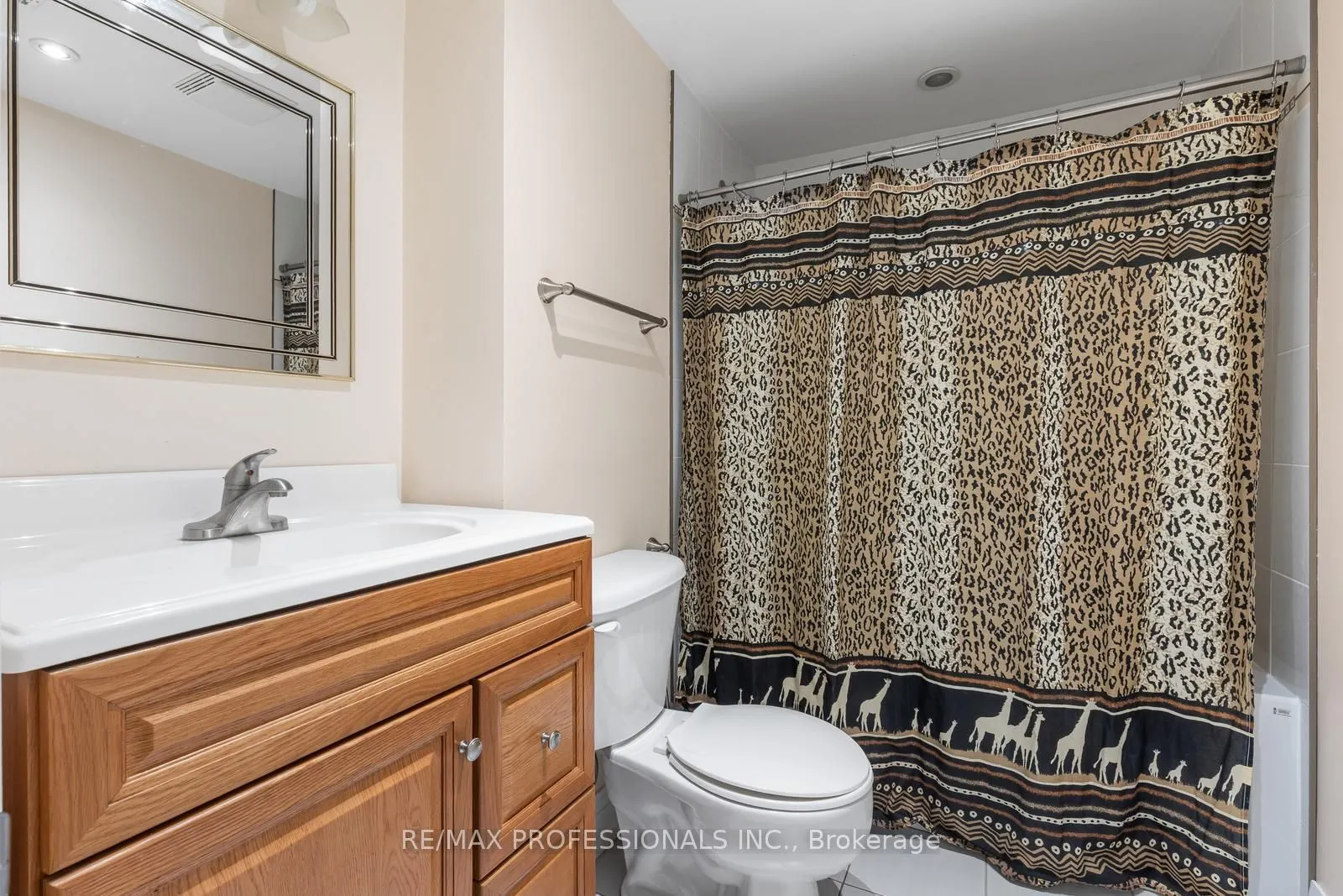 2106 Lawrence Avenue W, #Bsmt
