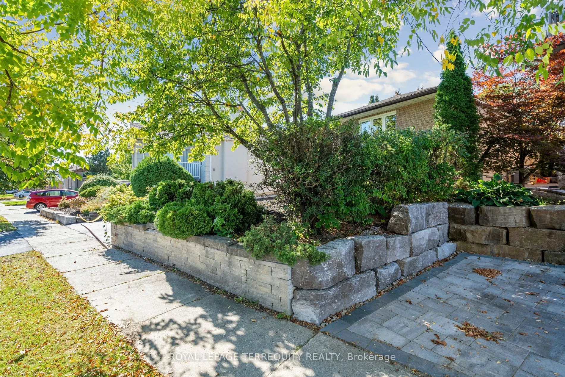 664 Scarlett Avenue