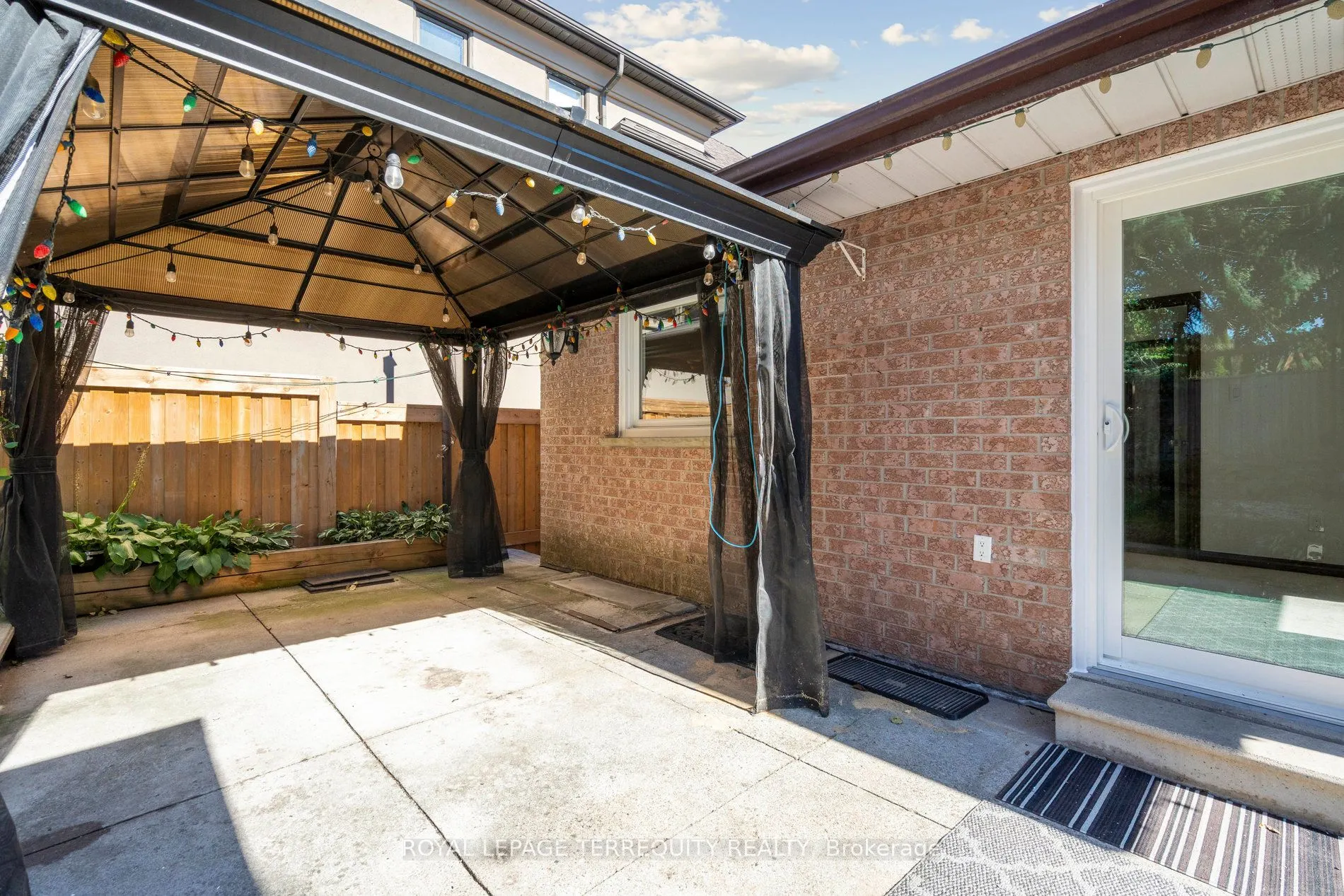 664 Scarlett Avenue
