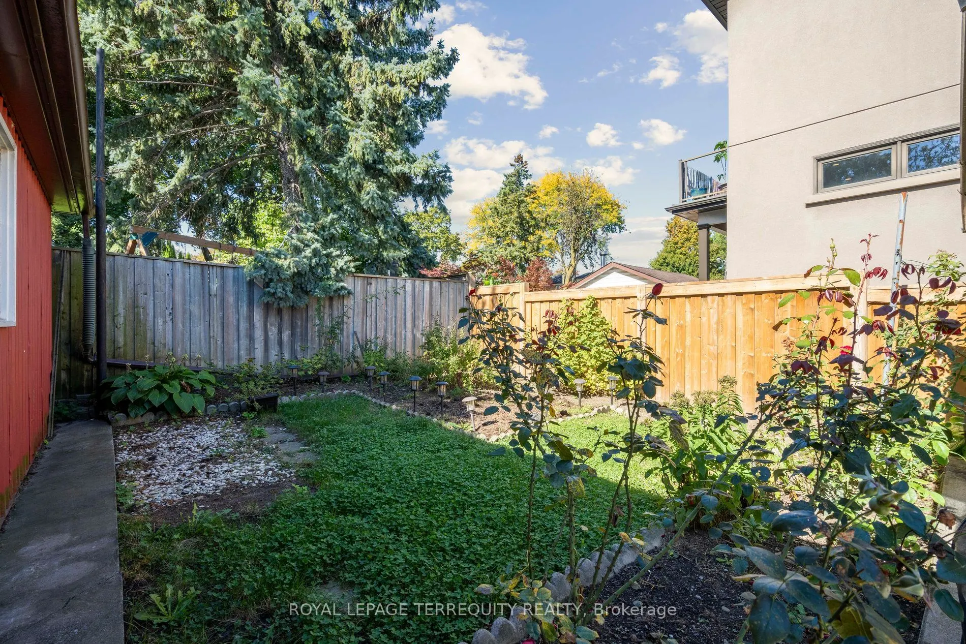 664 Scarlett Avenue