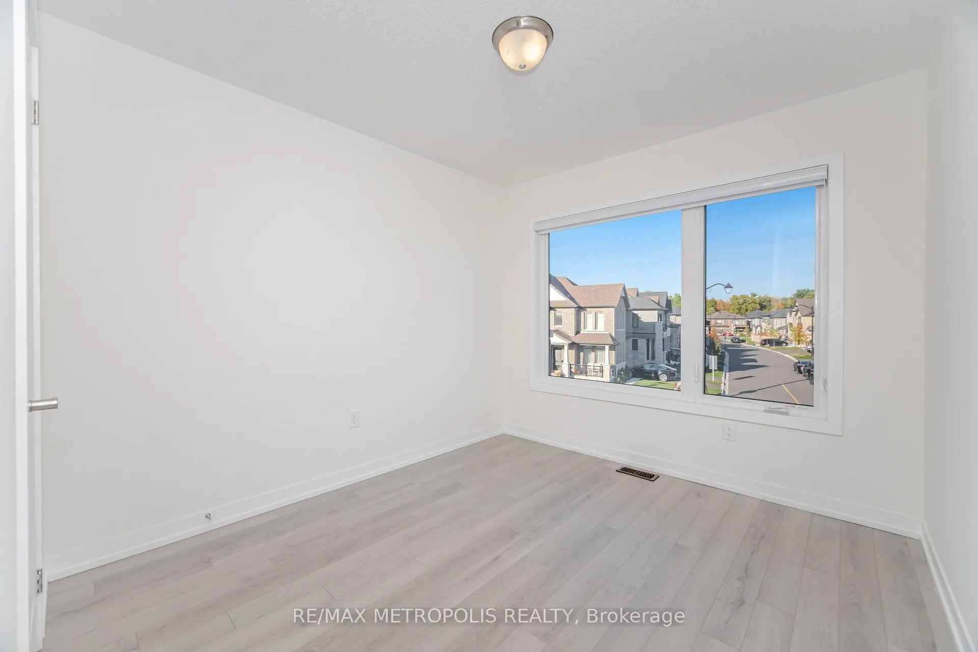 1460 Rose Way