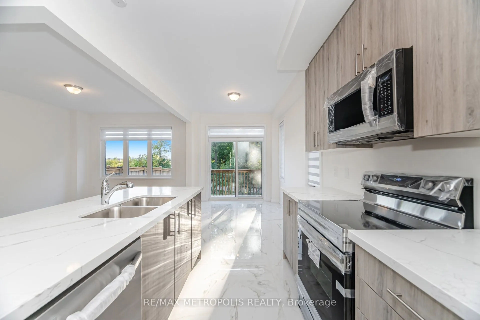 1460 Rose Way