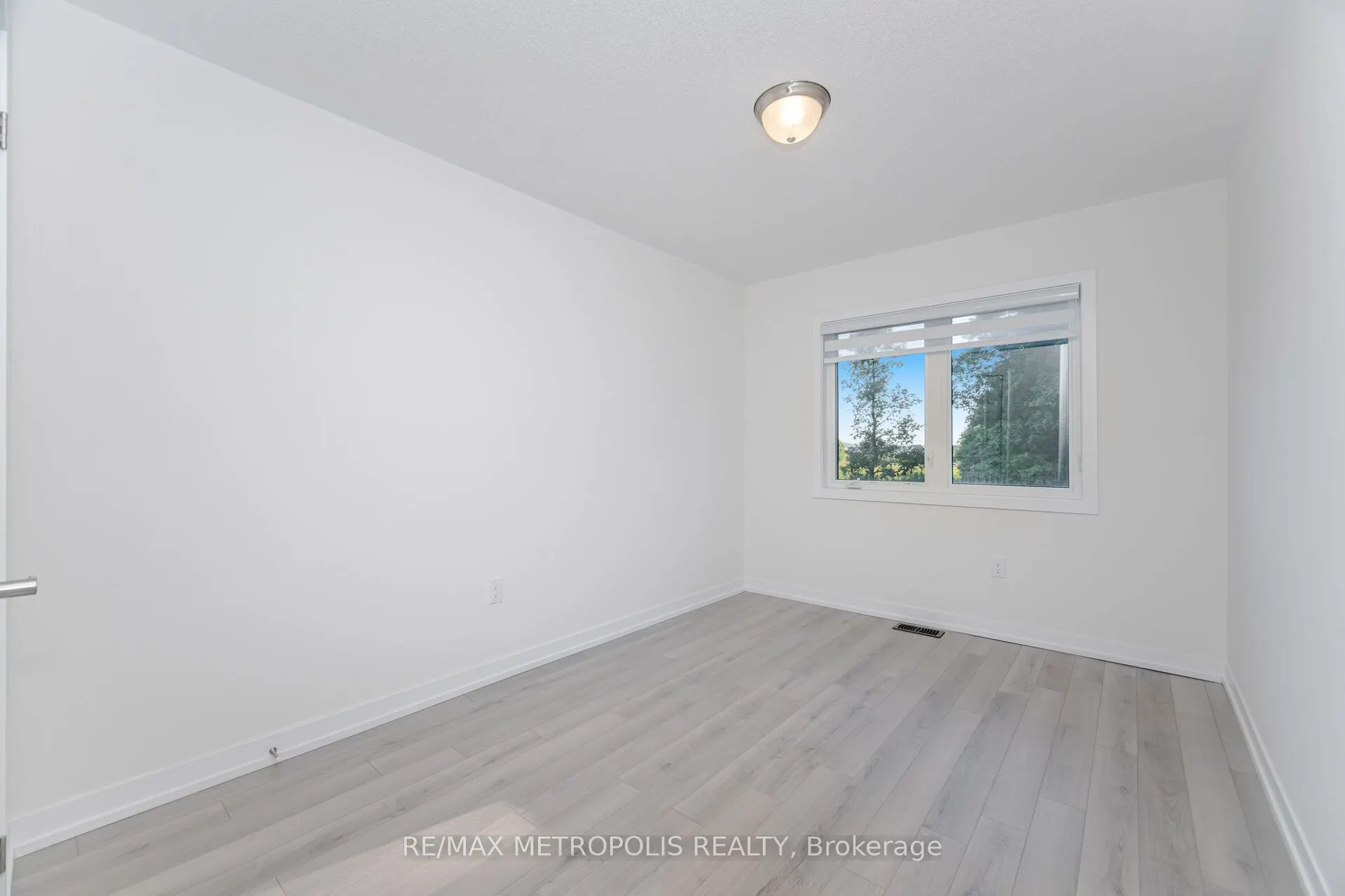 1460 Rose Way