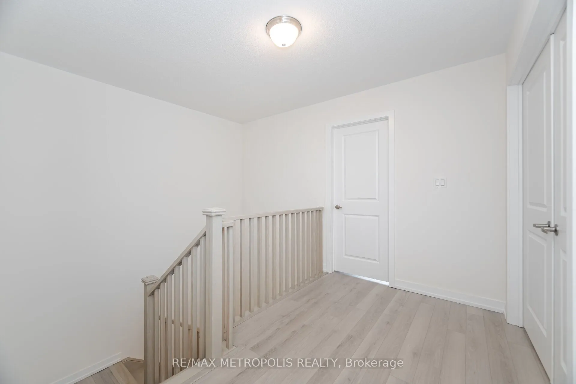 1460 Rose Way