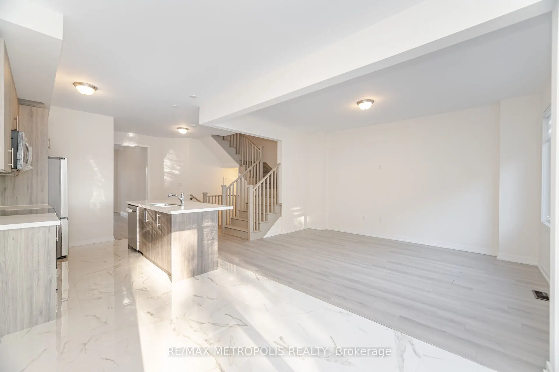 1460 Rose Way