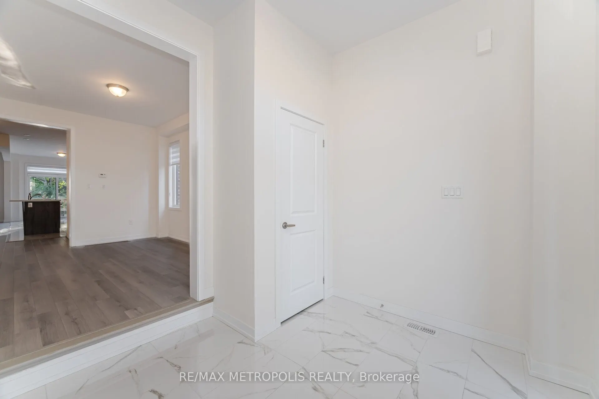 1460 Rose Way