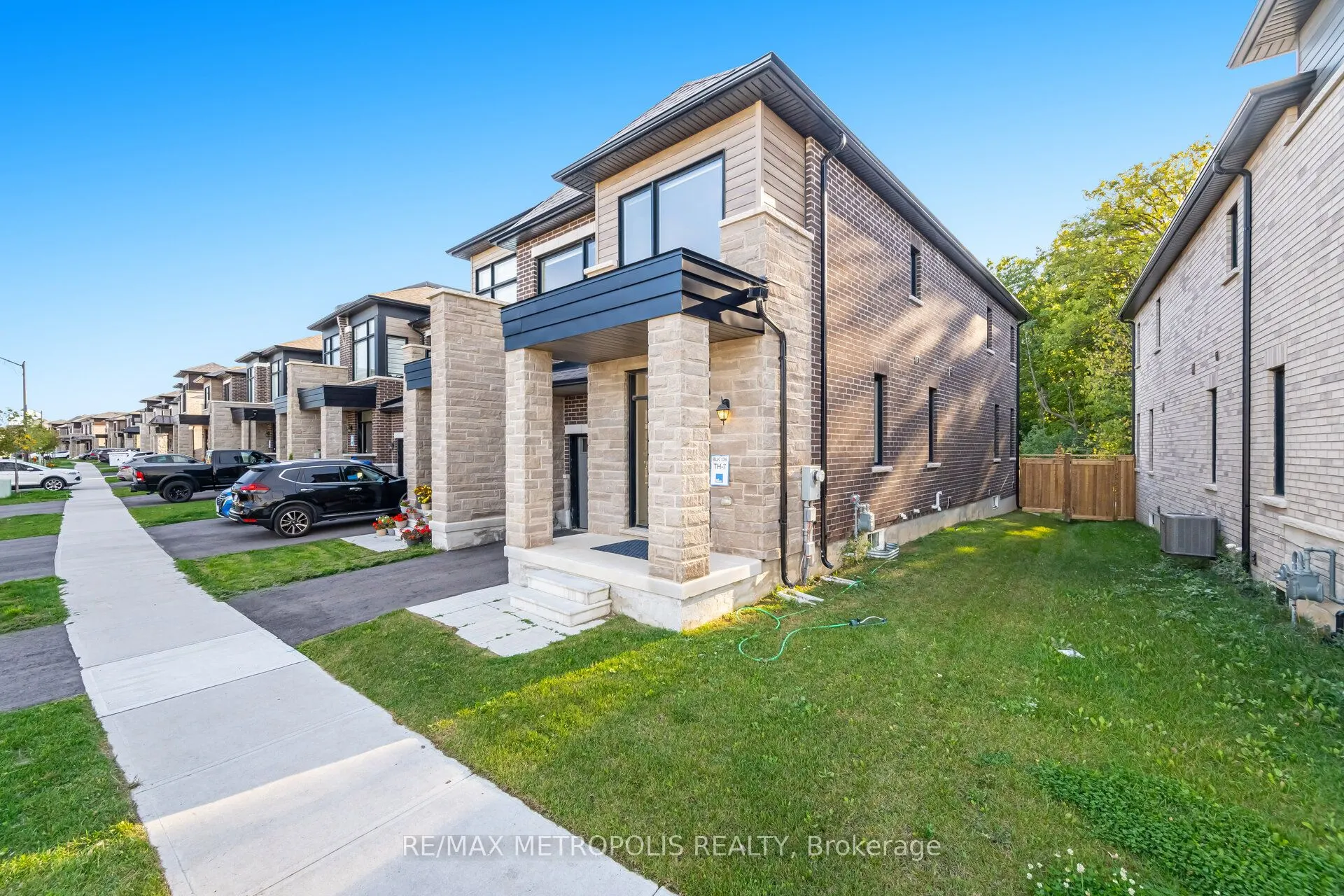 1460 Rose Way