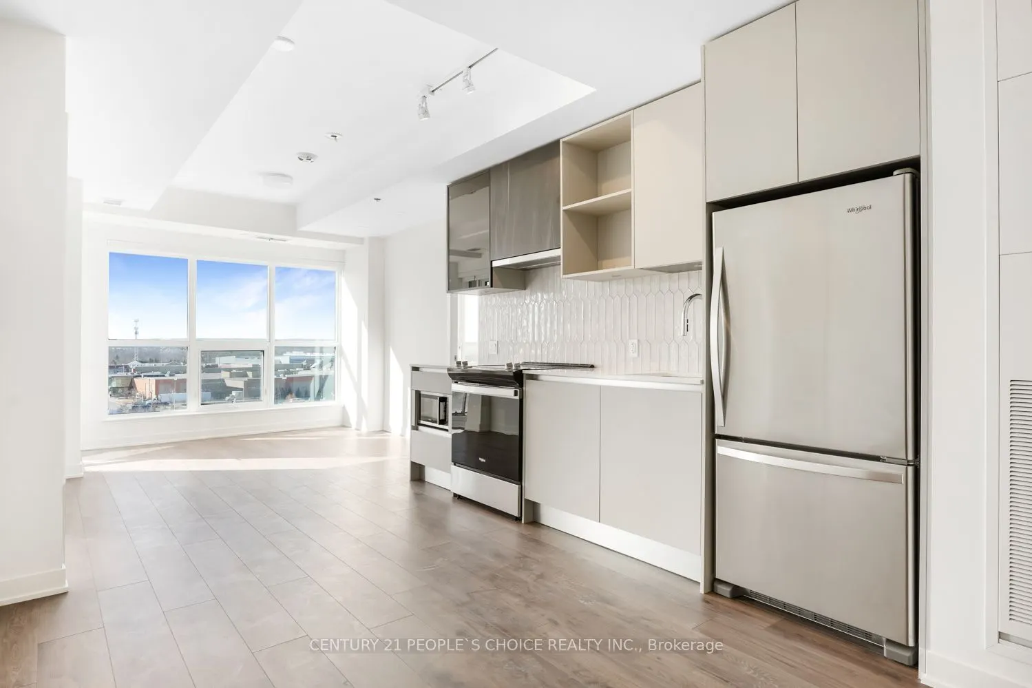 405 Dundas St. Street W, #704