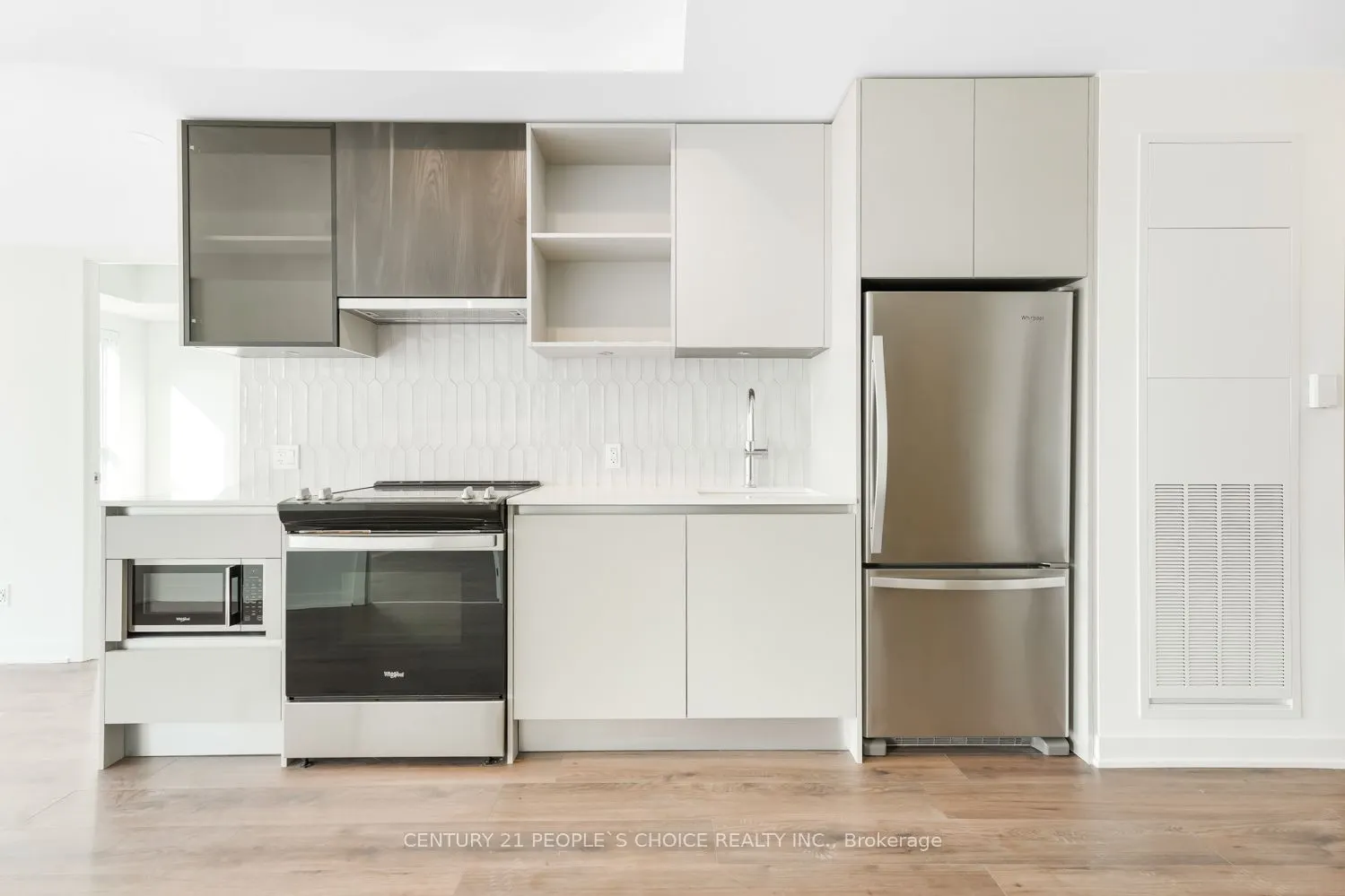 405 Dundas St. Street W, #704